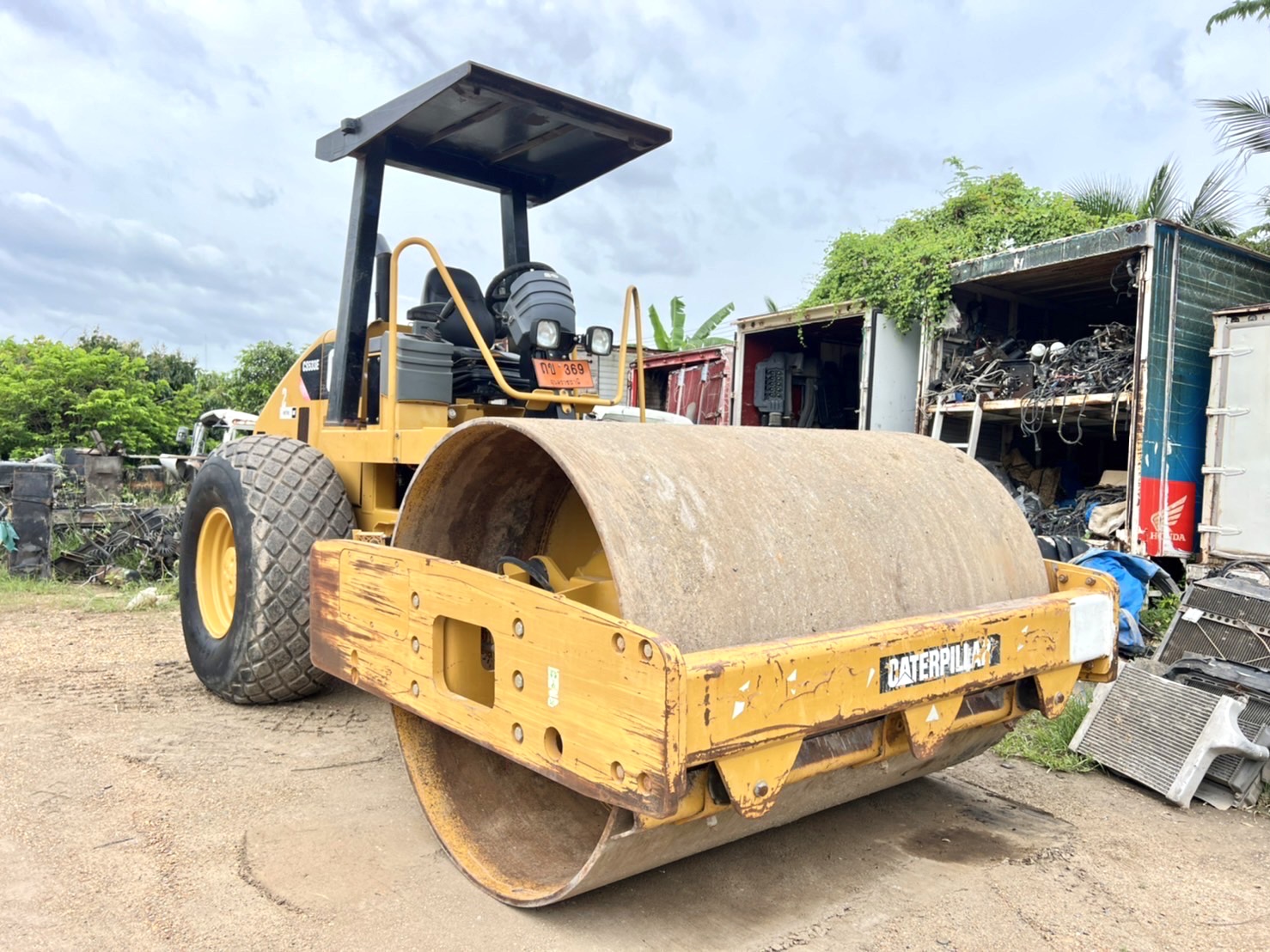 รถบดCAT 2เพลา เปลือกเรียบ รุ่นCS533E ปี64 ชั่วโมงบิน 2,400 ชม สวยสมบูรณ์ เอกสารเล่มทะเบียนพร้อมโอน
