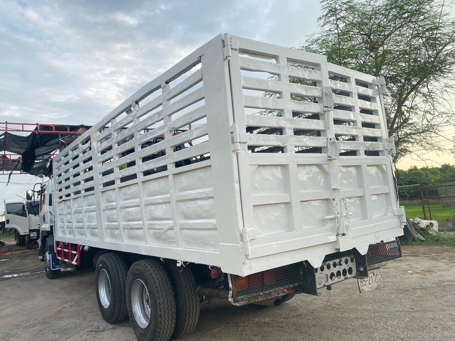 อีซูซุ Fvm 240 ปี55 รถขยุ้ม รถพร้อมใช้ อีซูซุ Fvm 240 ปี55 รถขยุ้ม รถพร้อมใช้