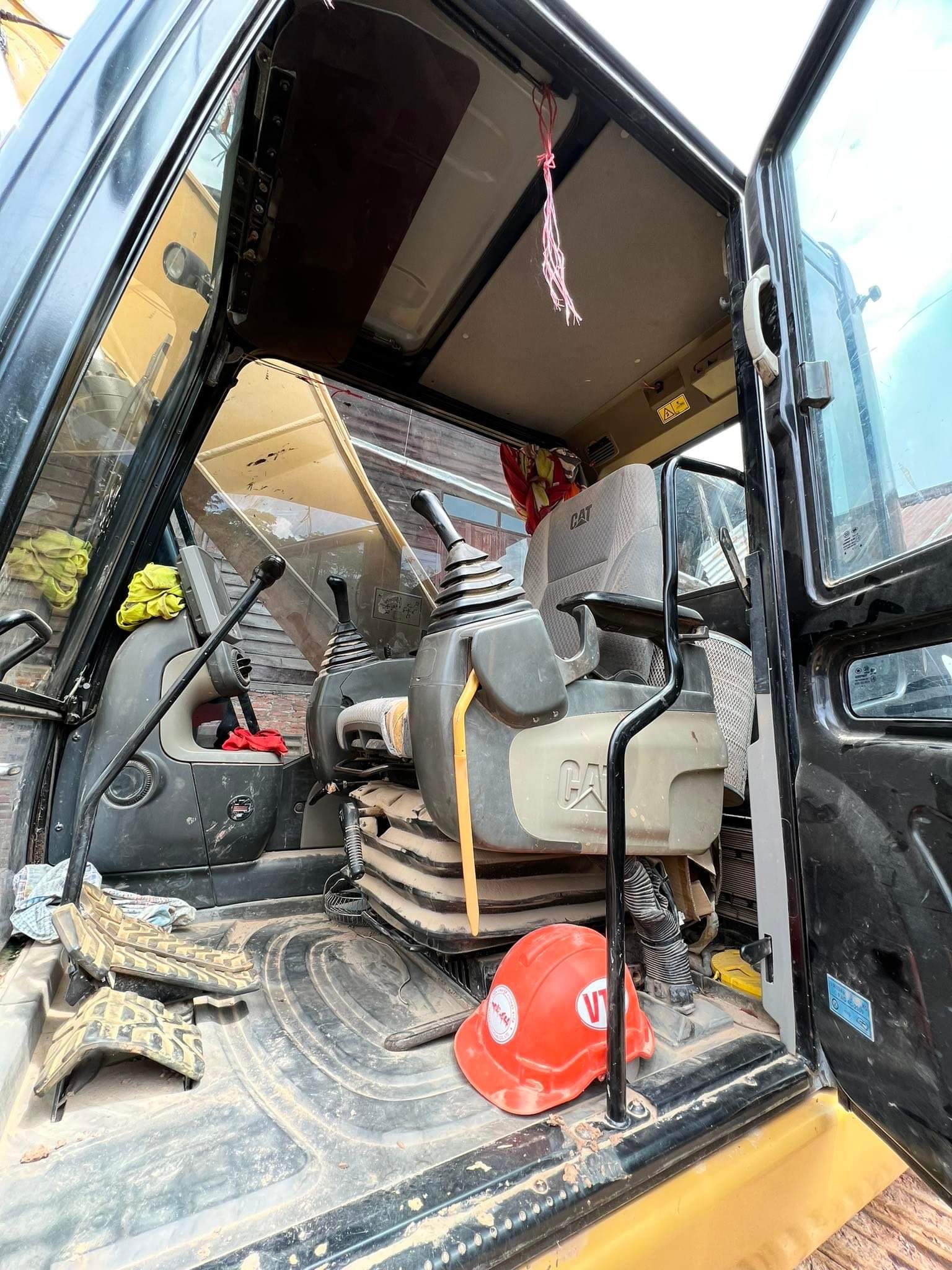 เเบคโฮ CAT320 d2 เอกสารเล่ม รถพร้อมใช้