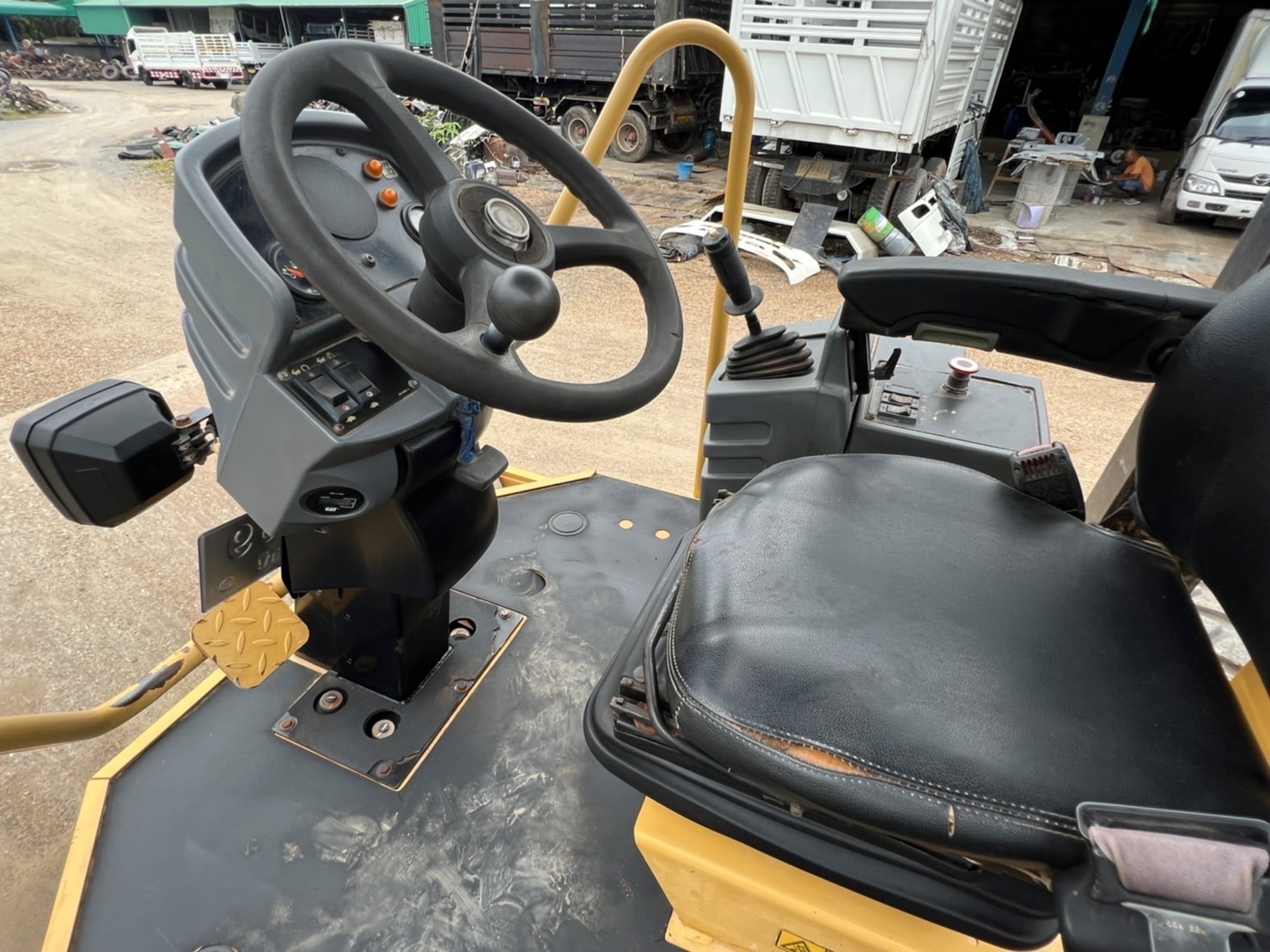 รถบดCAT 2เพลา เปลือกเรียบ รุ่นCS533E ปี64 ชั่วโมงบิน 2,400 ชม สวยสมบูรณ์ เอกสารเล่มทะเบียนพร้อมโอน