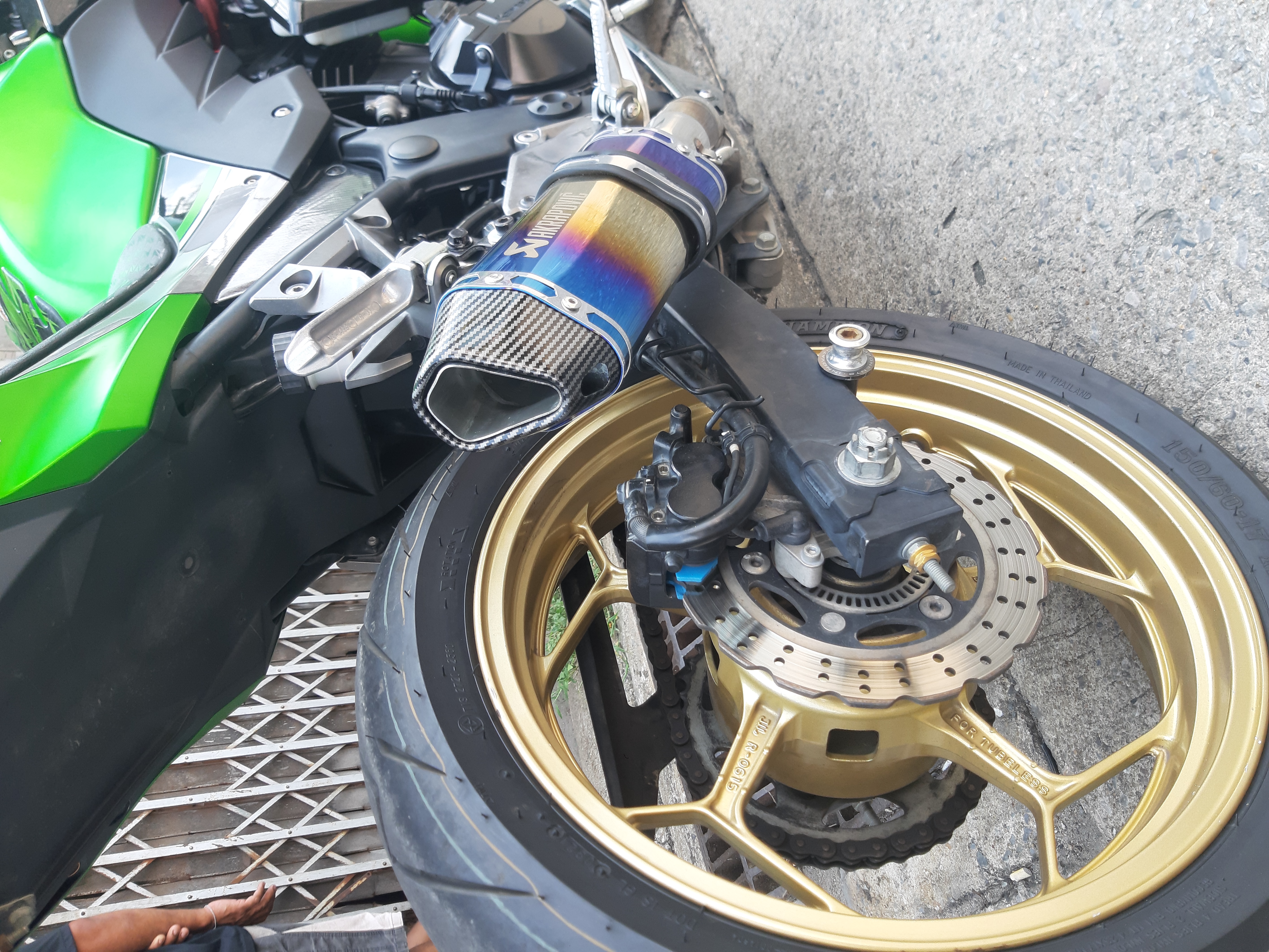 KAWASAKI Z300