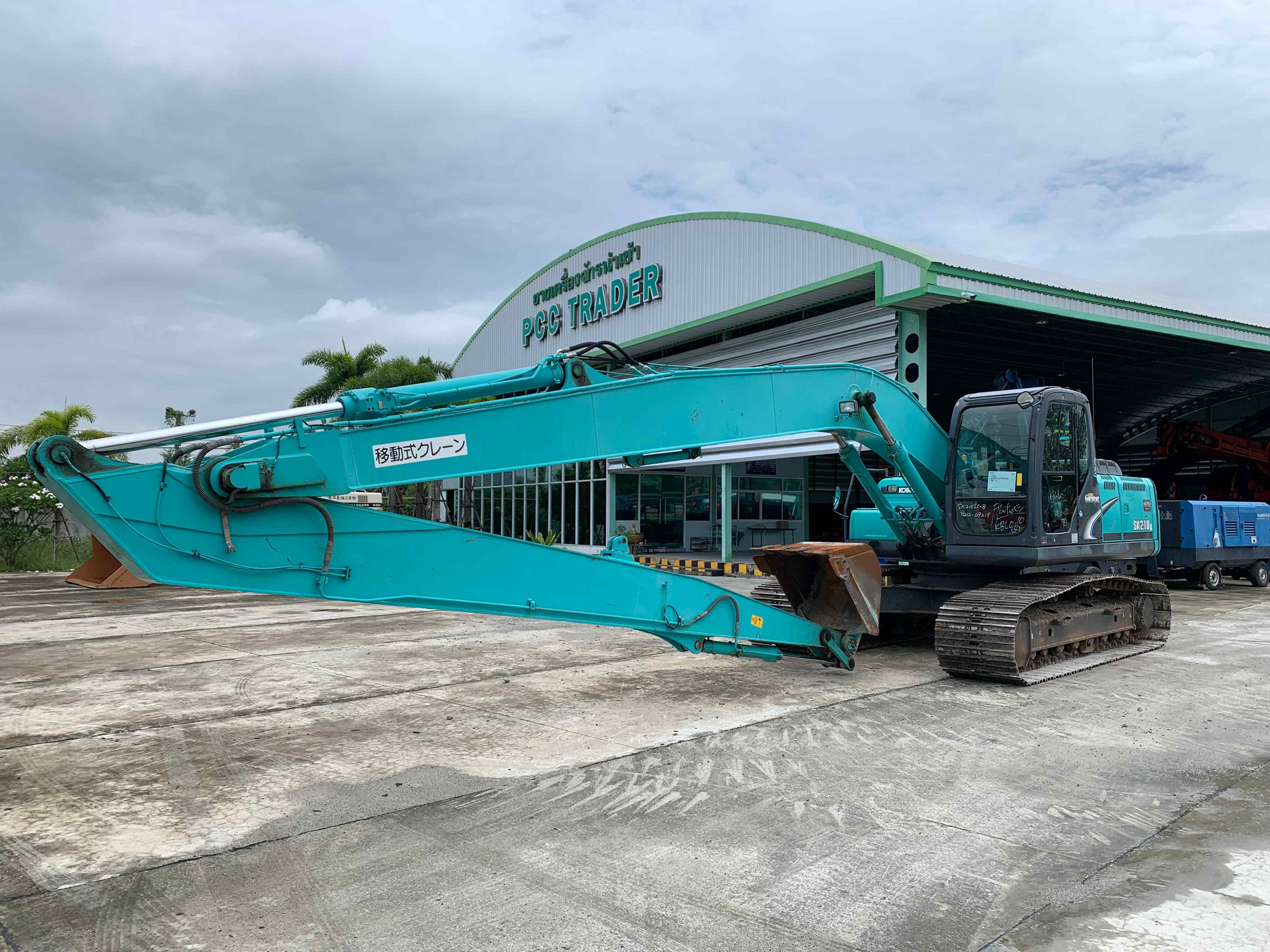 KOBELCO SK210LC-8 ปี 2013, 5540 ชั่วโมง นำเข้าจากญี่ปุ่น