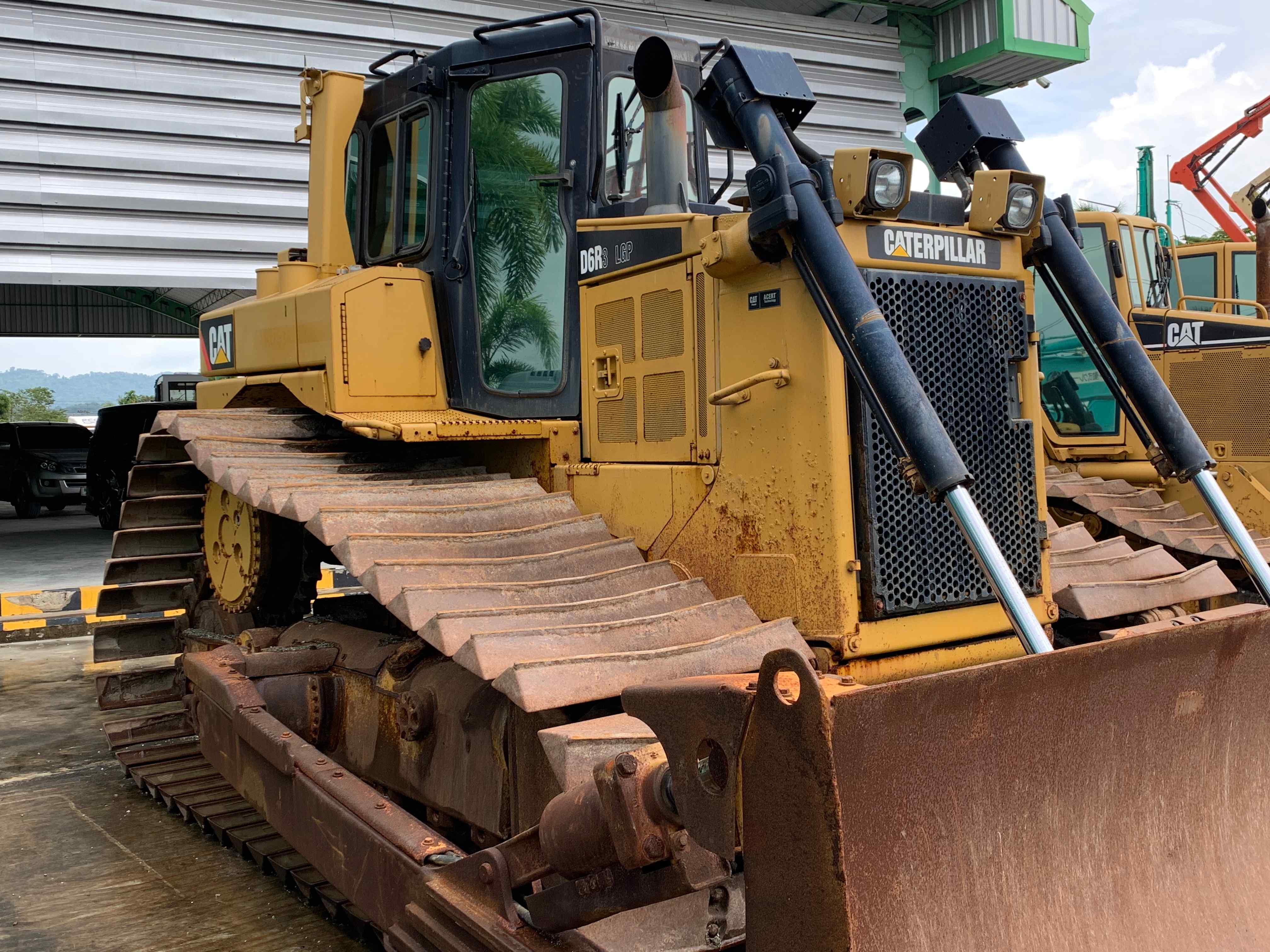CAT D6R-3 เครื่อง C9 เครื่อง 200 แรงม้า นำเข้าจากญี่ปุ่น ไม่เคยใช้งานในไทย รถสวยครับ