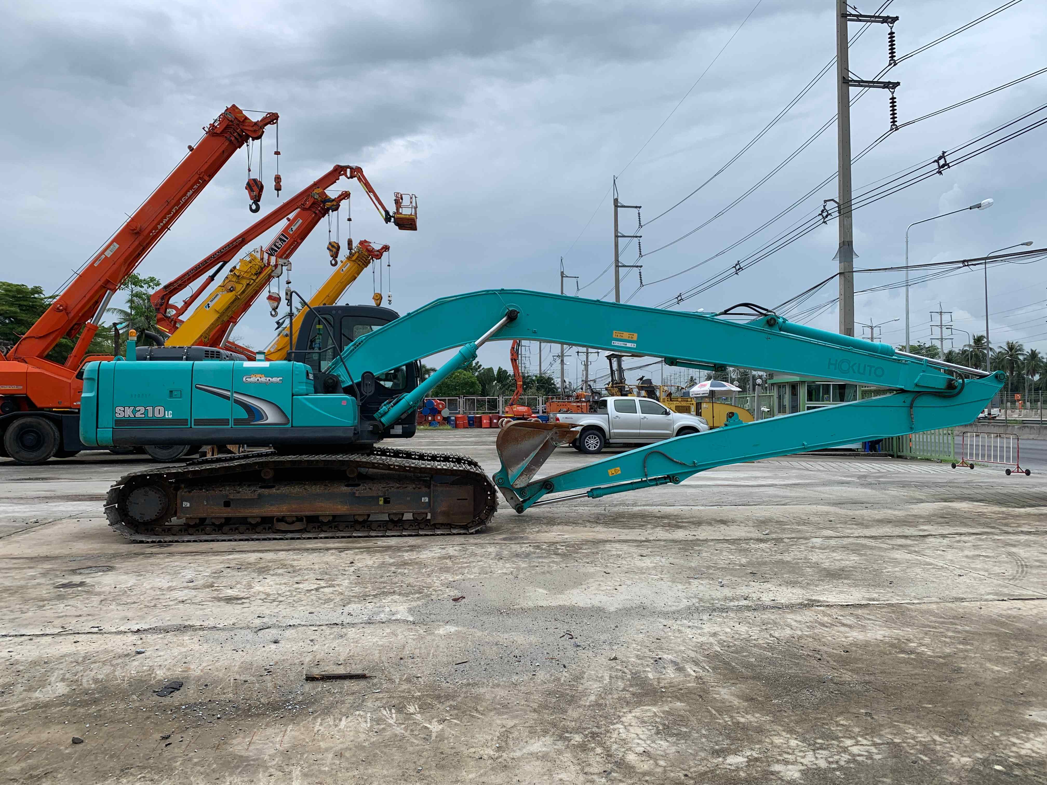 KOBELCO SK210LC-8 ปี 2013, 5540 ชั่วโมง นำเข้าจากญี่ปุ่น