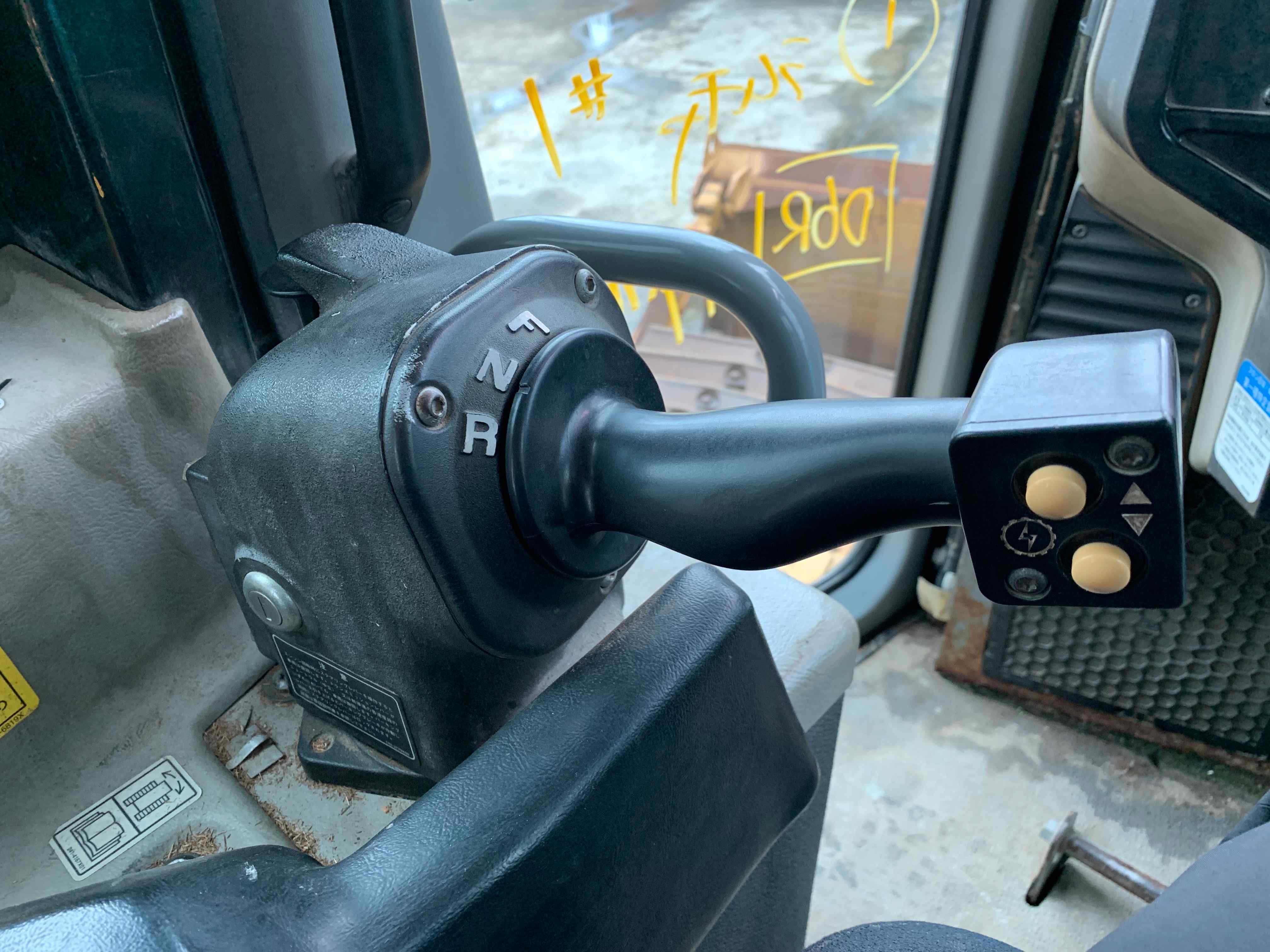 CAT D6R-3 เครื่อง C9 เครื่อง 200 แรงม้า นำเข้าจากญี่ปุ่น ไม่เคยใช้งานในไทย รถสวยครับ