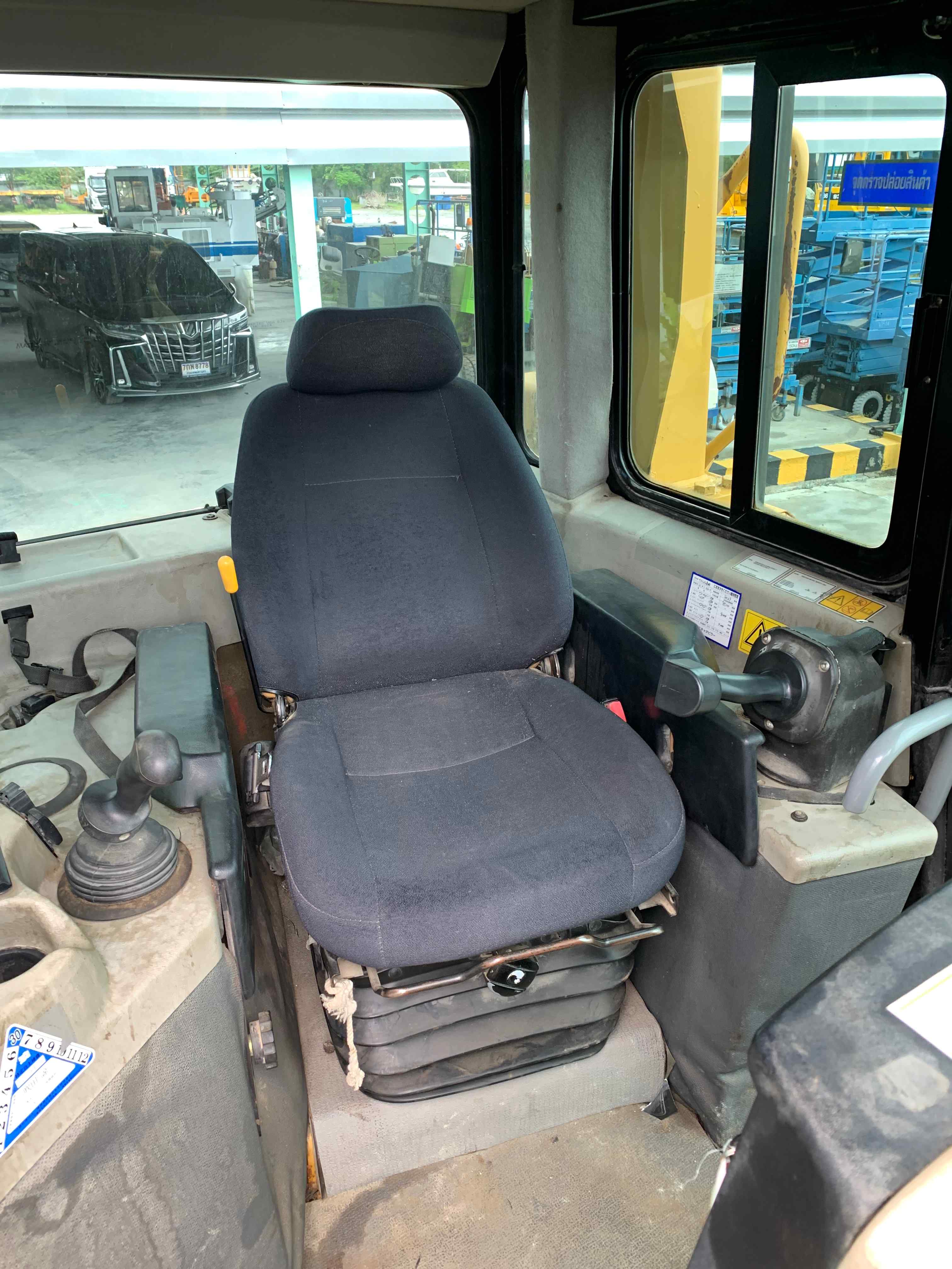 CAT D6R-3 เครื่อง C9 เครื่อง 200 แรงม้า นำเข้าจากญี่ปุ่น ไม่เคยใช้งานในไทย รถสวยครับ