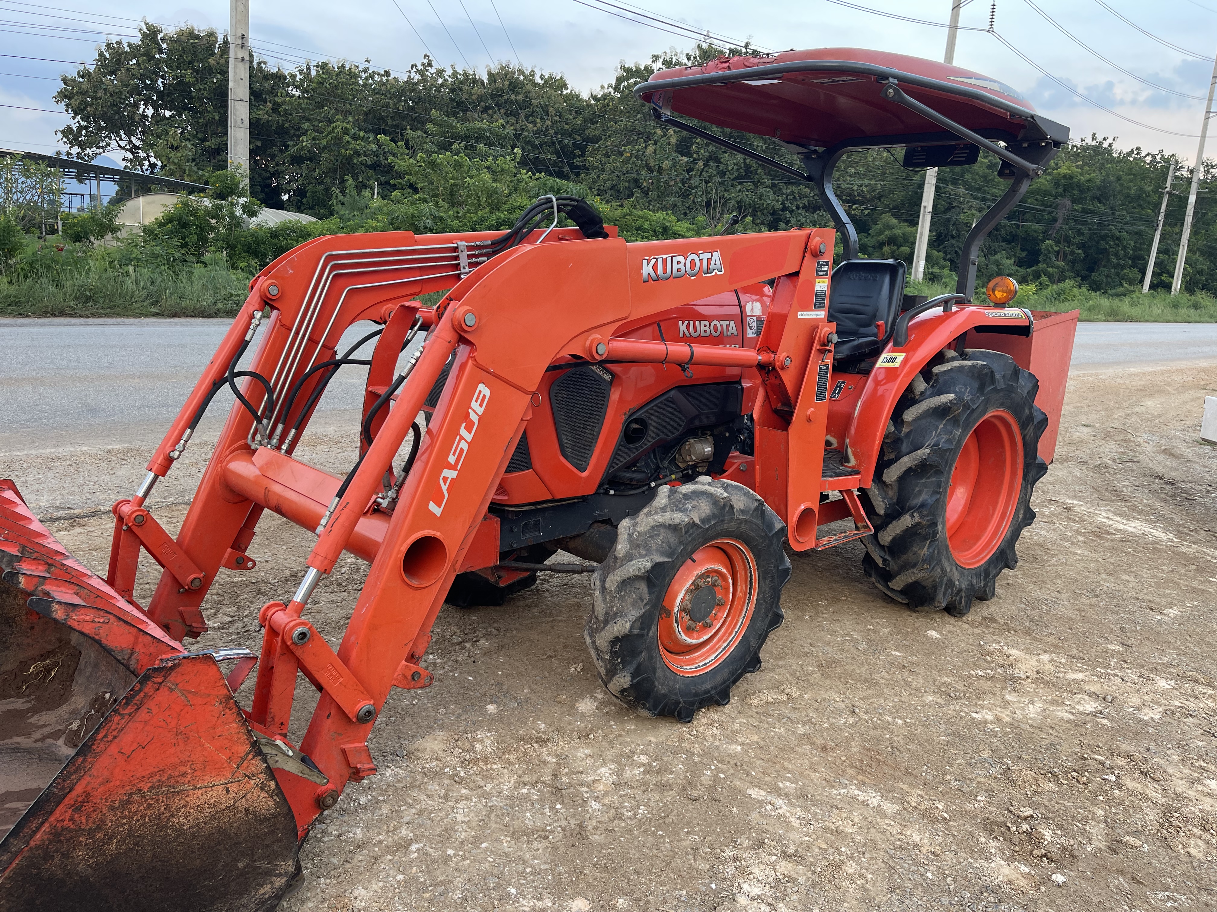 Kubota L4018DT พร้อมชุดบุ้งกี๋ LA508 สวยๆเดิมๆ รถปี 60