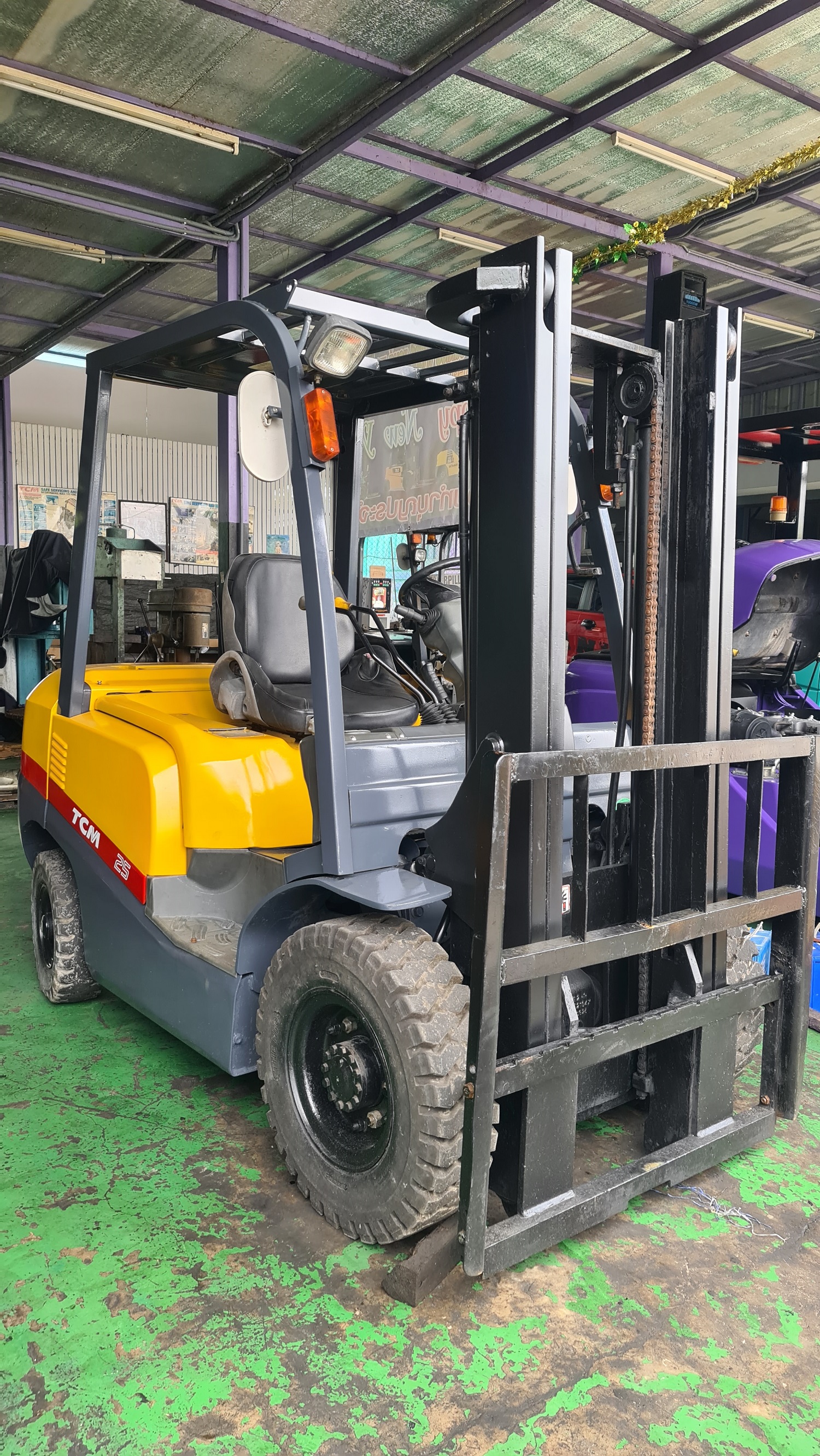 รถฟอร์คลิฟท์ 2.5T ดีเซล เกียร์ออโต้ ยกสูง 3.0 เมตร Forklift TCM