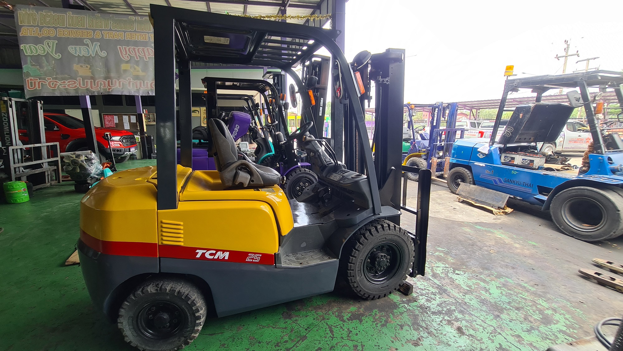 รถฟอร์คลิฟท์ 2.5T ดีเซล เกียร์ออโต้ ยกสูง 3.0 เมตร Forklift TCM