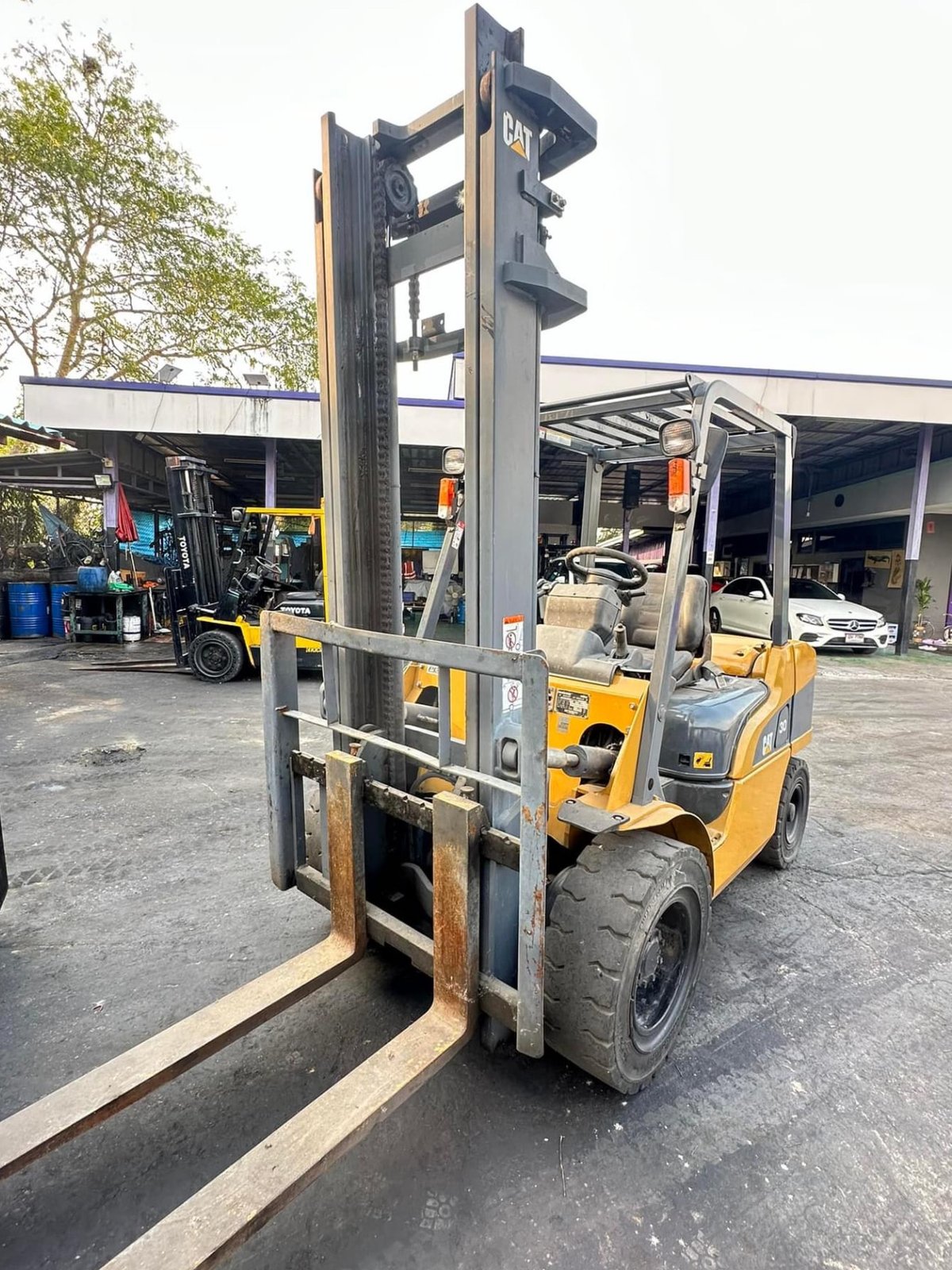 รถโฟล์คลิฟท์ forklift  3.0 ตัน, เสา 4 มม.
⭐️CATERPILLAR  :DP30NT
⭐️เครื่องยนต์ดีเซล S4S : 3,331 ซีซี
⭐️เกียร์ออโต้ ➡️ยางตันหน้า-หลัง
⭐️ราคา 250,000.-(รับประกัน 1 เดือน)
➡️สอบถาม
🆔0846942255