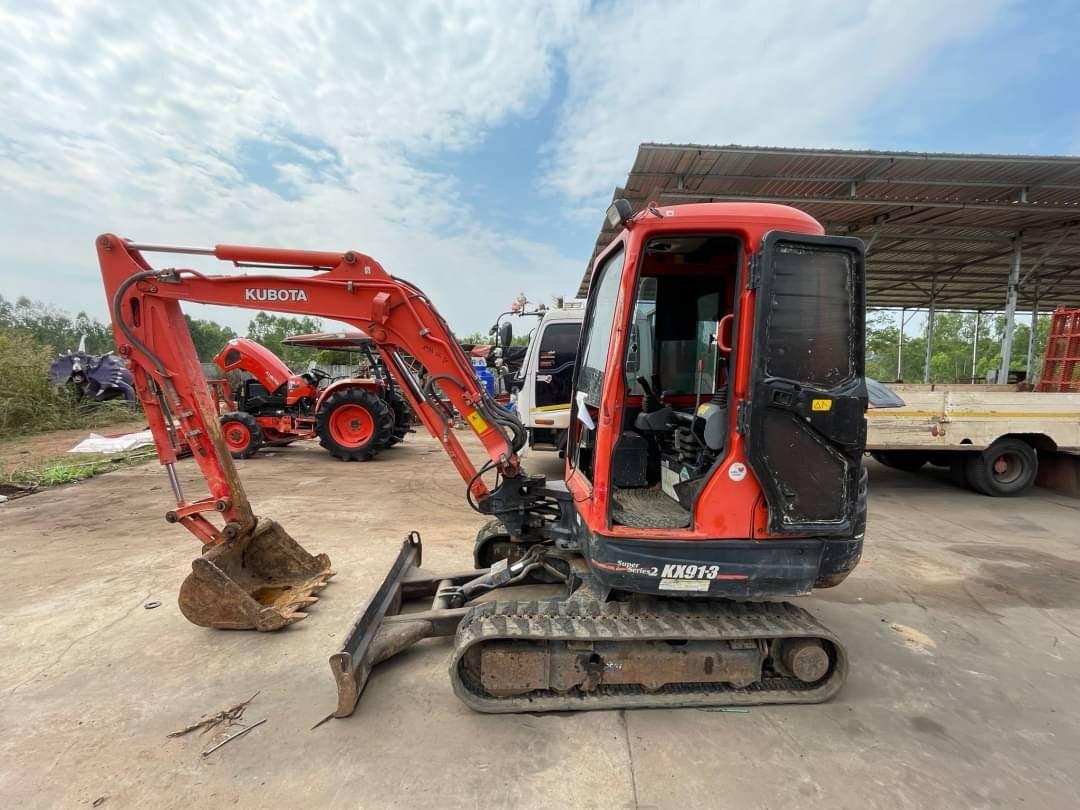 มาแล้วรถขุดคูโบต้า 3 ตัน รุ่นKX91-3S2AC ตู้แอร์  สภาพดี ทำงานได้อย่าคล่องตัว  ดาวน์ 280,000  บาท สนใจโทรสอบถามหรือมาดูที่ร้านเราได้จ้า