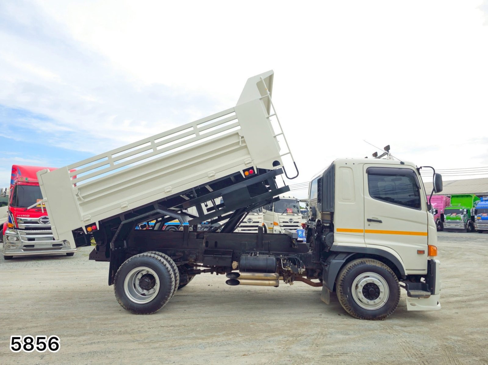 ซื้อสดลดvat 🩸 หกล้อดั้มพ์ HINO FG8J แรง ปี 66 (5856) ซื้อสดลดvat 🩸 หกล้อดั้มพ์ HINO FG8J แรง ปี 66 (5856)