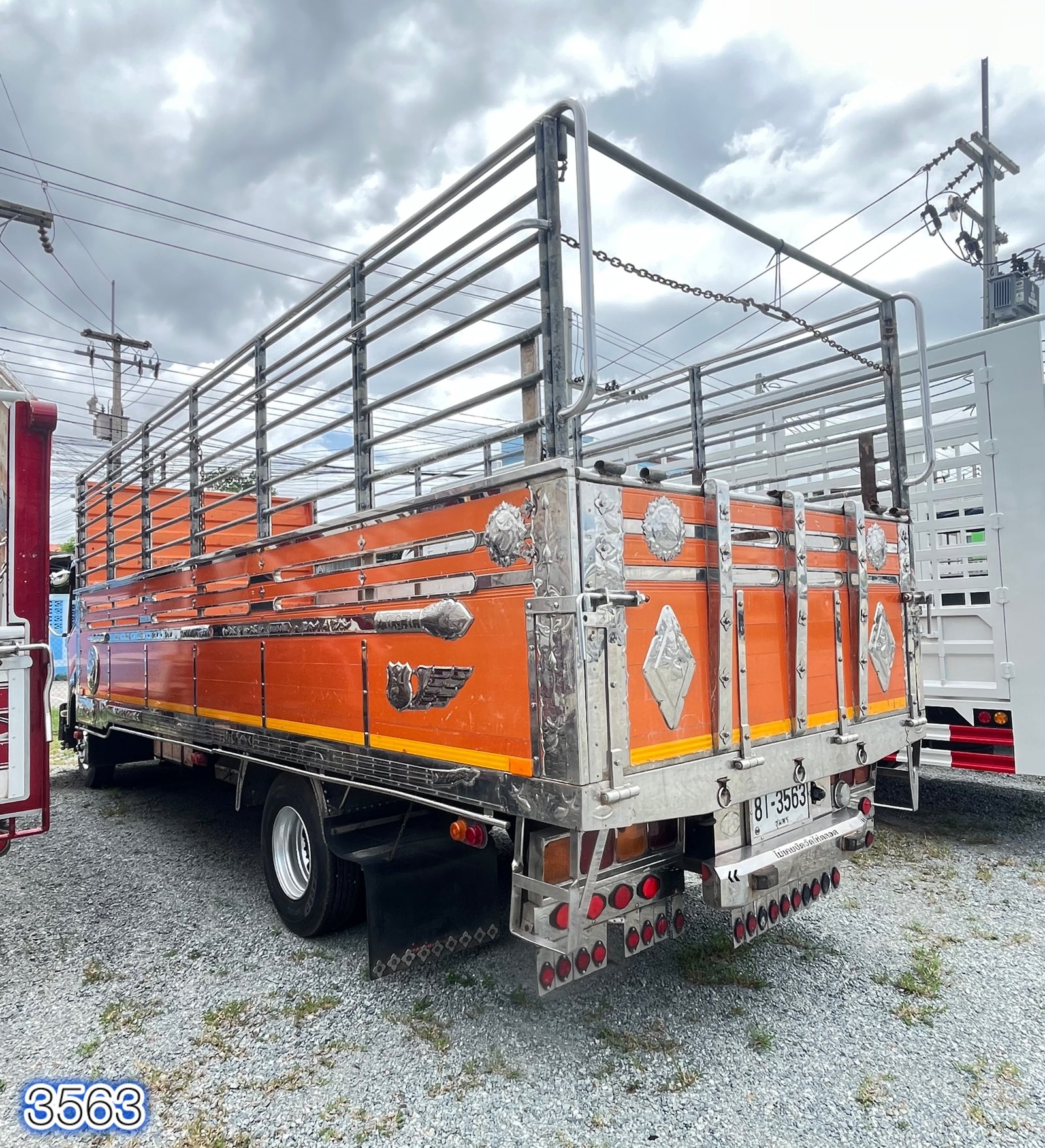 🦋 หกล้อคอก ISUZU FRR 210 แรง ปี 2563 พื้น สแตนเลสเป็นสนิม(3563) 🦋 หกล้อคอก ISUZU FRR 210 แรง ปี 2563 พื้น สแตนเลสเป็นสนิม(3563)