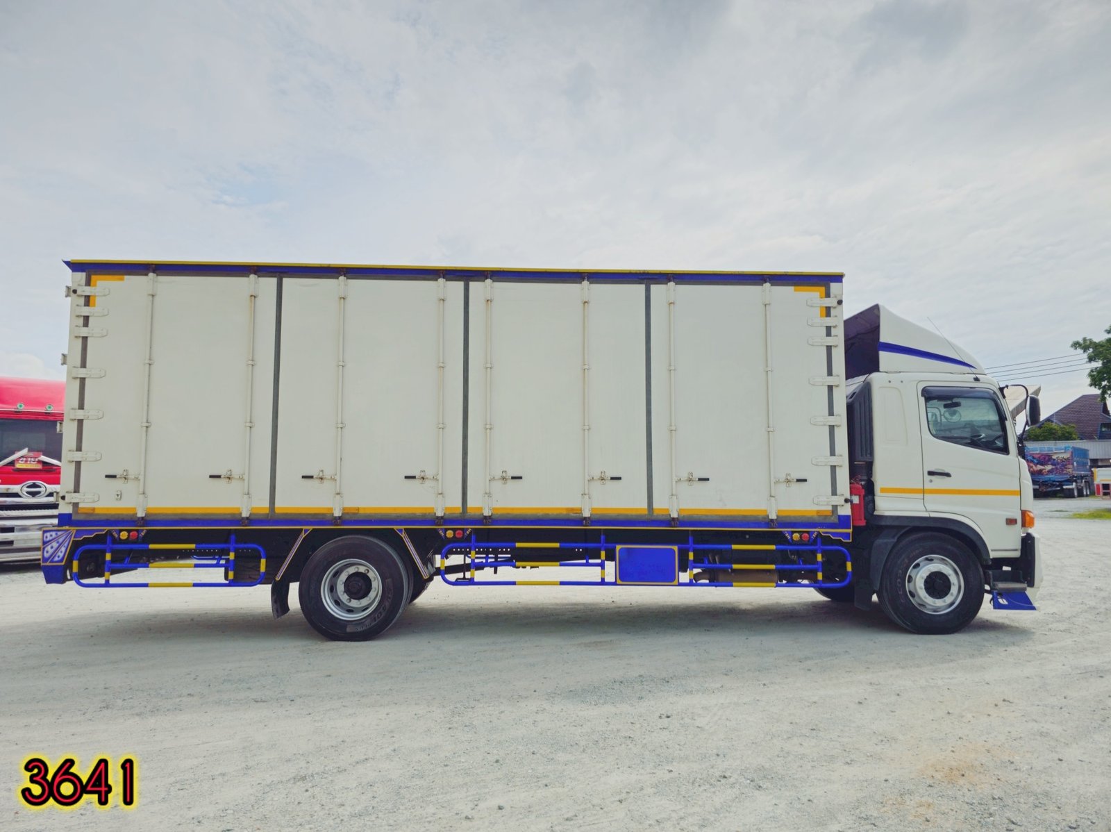 👉 หกล้อตู้สิบบาน HINO FG8J 240 แรง ปี 2564 (3641) 👉 หกล้อตู้สิบบาน HINO FG8J 240 แรง ปี 2564 (3641)