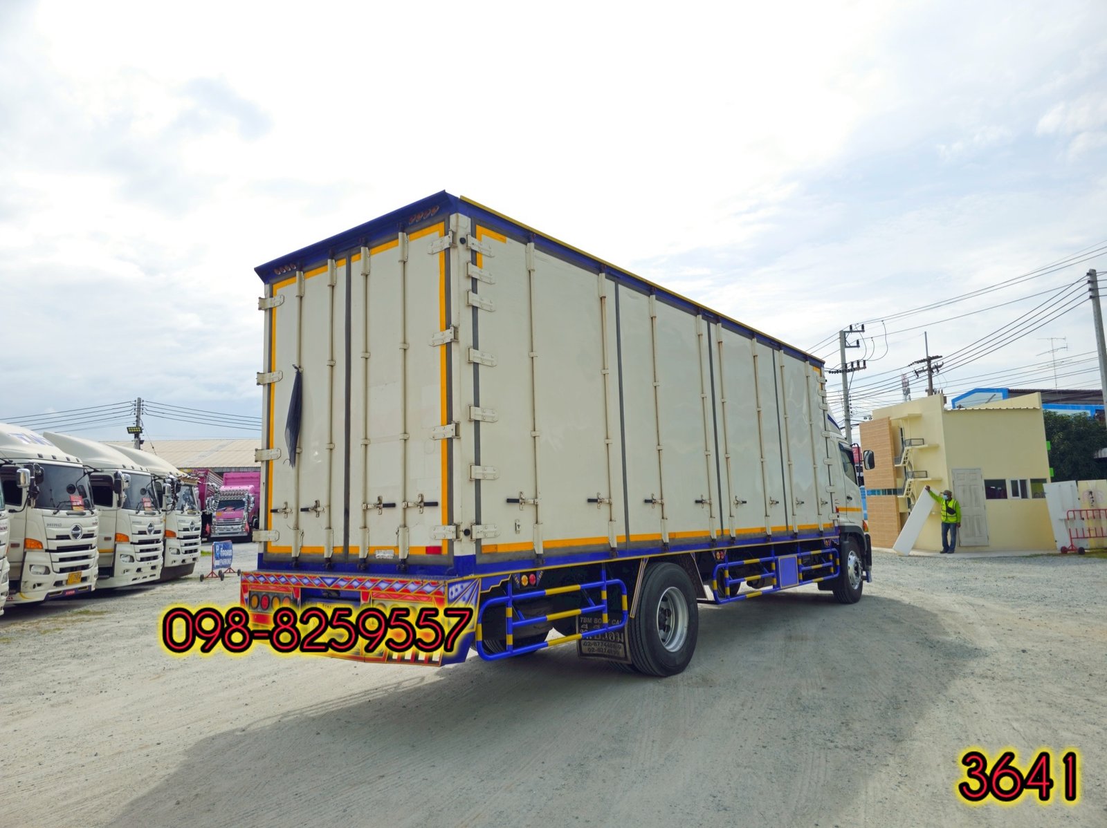 👉 หกล้อตู้สิบบาน HINO FG8J 240 แรง ปี 2564 (3641) 👉 หกล้อตู้สิบบาน HINO FG8J 240 แรง ปี 2564 (3641)
