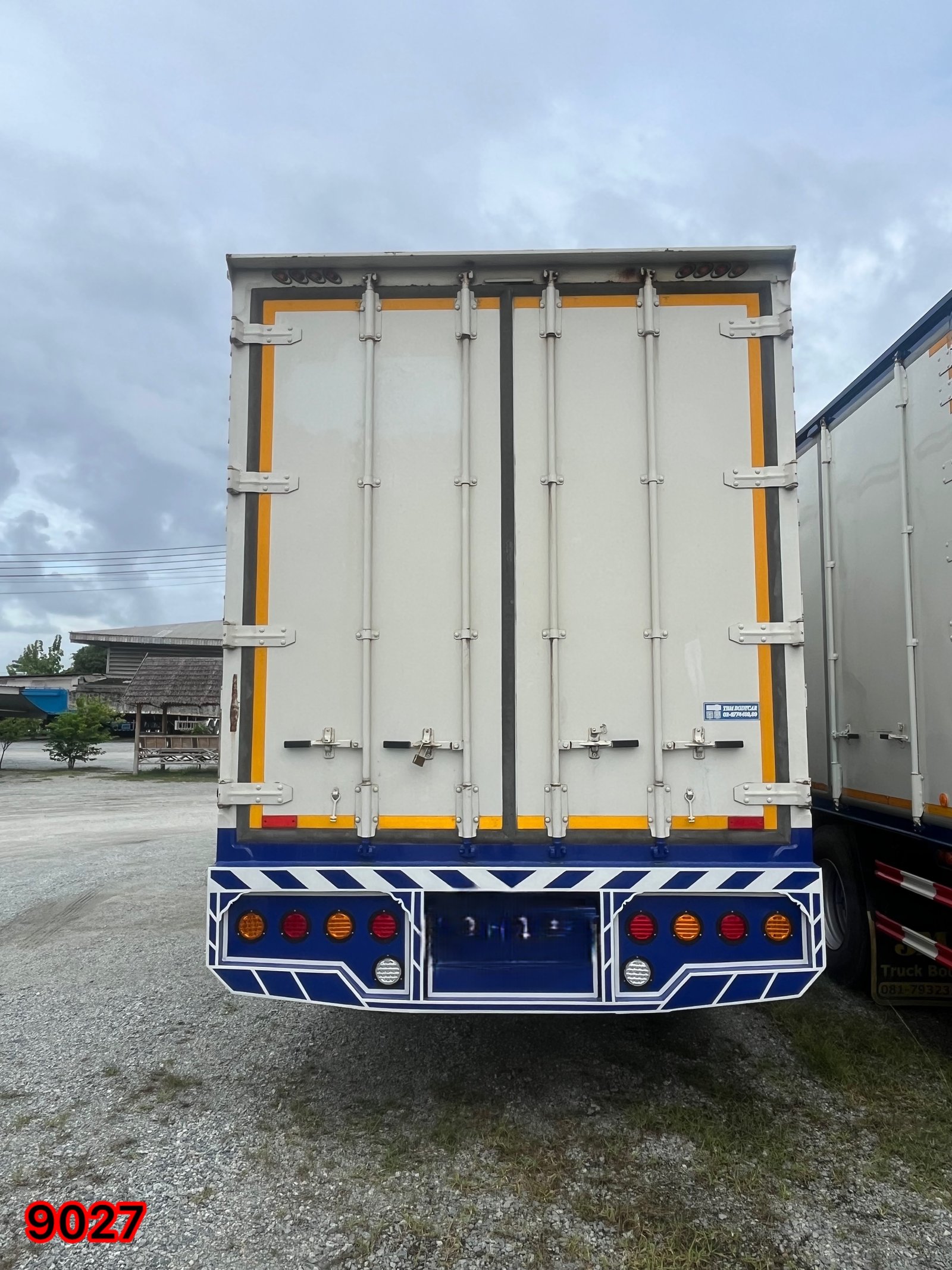 👉 สิบล้อตู้สิบบาน HINO FL8J 260 แรง ปี 2565 (9027) 👉 สิบล้อตู้สิบบาน HINO FL8J 260 แรง ปี 2565 (9027)