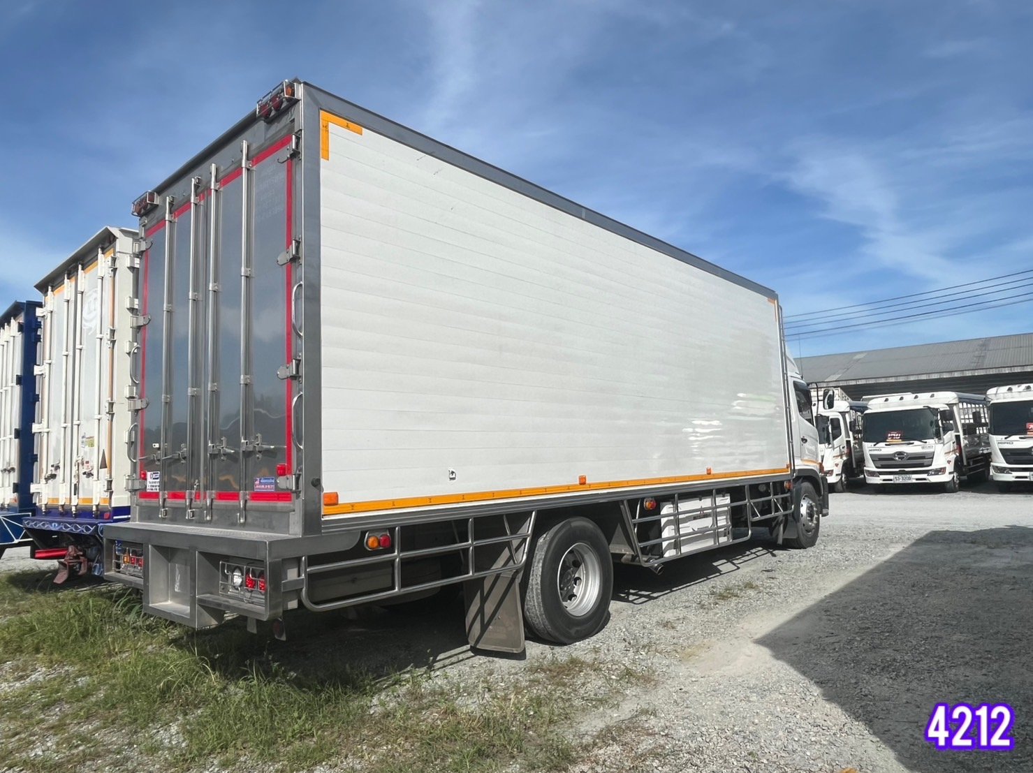 👉 หกล้อตู้เย็น HINO FG8J 240แรง ปี 2565 อู่เบิ้มการช่างแปดริ้ว (4212)