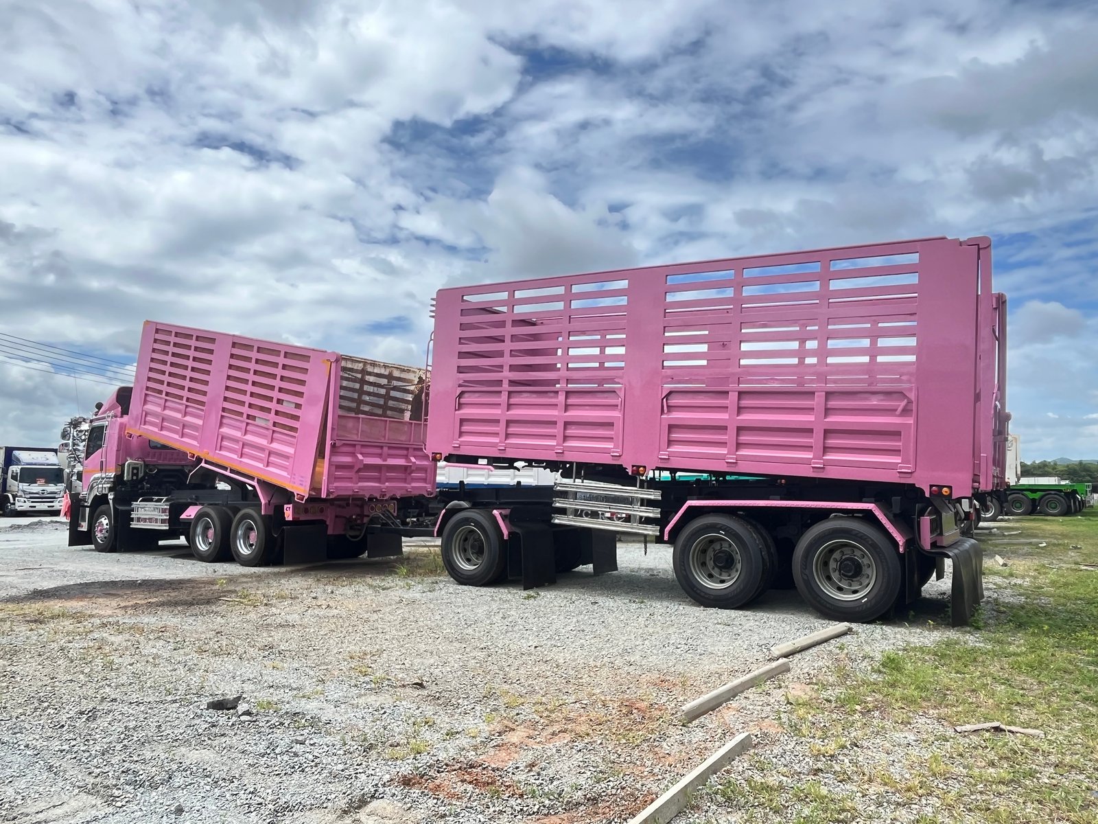 สิบล้อดัมพ์พ่วงแม่ลูก ISUZU FXZ 360 แรงปี66 หางดัมพ์ ปี 66 (1364)(2110) สิบล้อดัมพ์พ่วงแม่ลูก ISUZU FXZ 360 แรงปี66 หางดัมพ์ ปี 66 (1364)(2110)