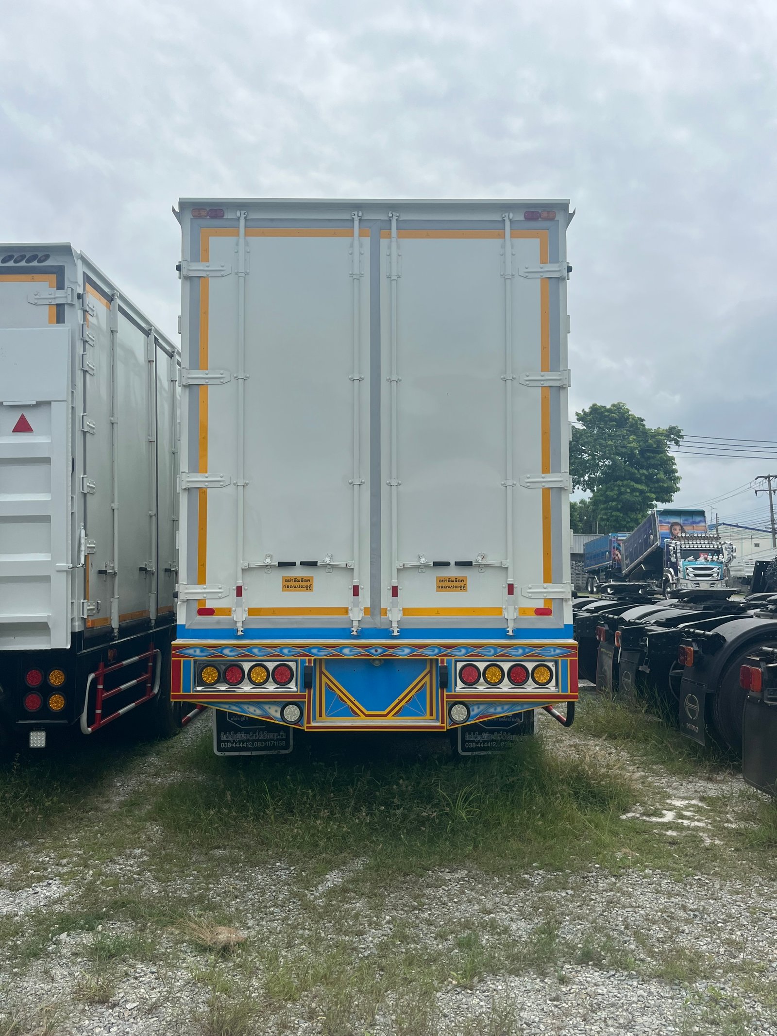 👉 สิบล้อตู้ ISUZU FVM 240 แรง เพลาเดียว ปี56 (4822) 👉 สิบล้อตู้ ISUZU FVM 240 แรง เพลาเดียว ปี56 (4822)