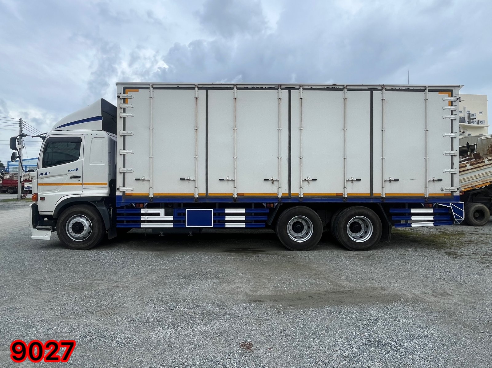 👉 สิบล้อตู้สิบบาน HINO FL8J 260 แรง ปี 2565 (9027) 👉 สิบล้อตู้สิบบาน HINO FL8J 260 แรง ปี 2565 (9027)