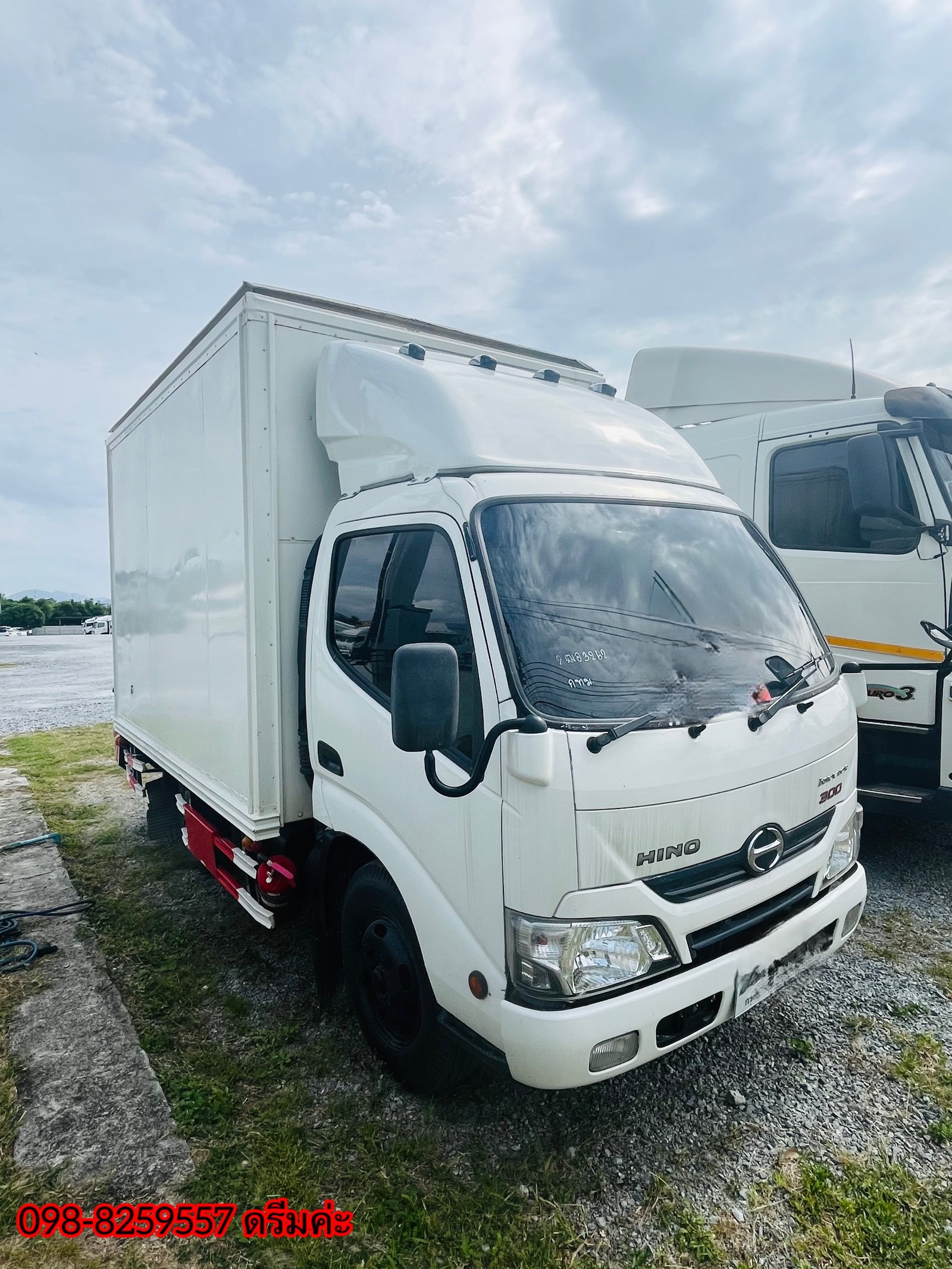 👉 สี่ล้อตู้ HINO XZU 136แรง ปี2563 (3262)