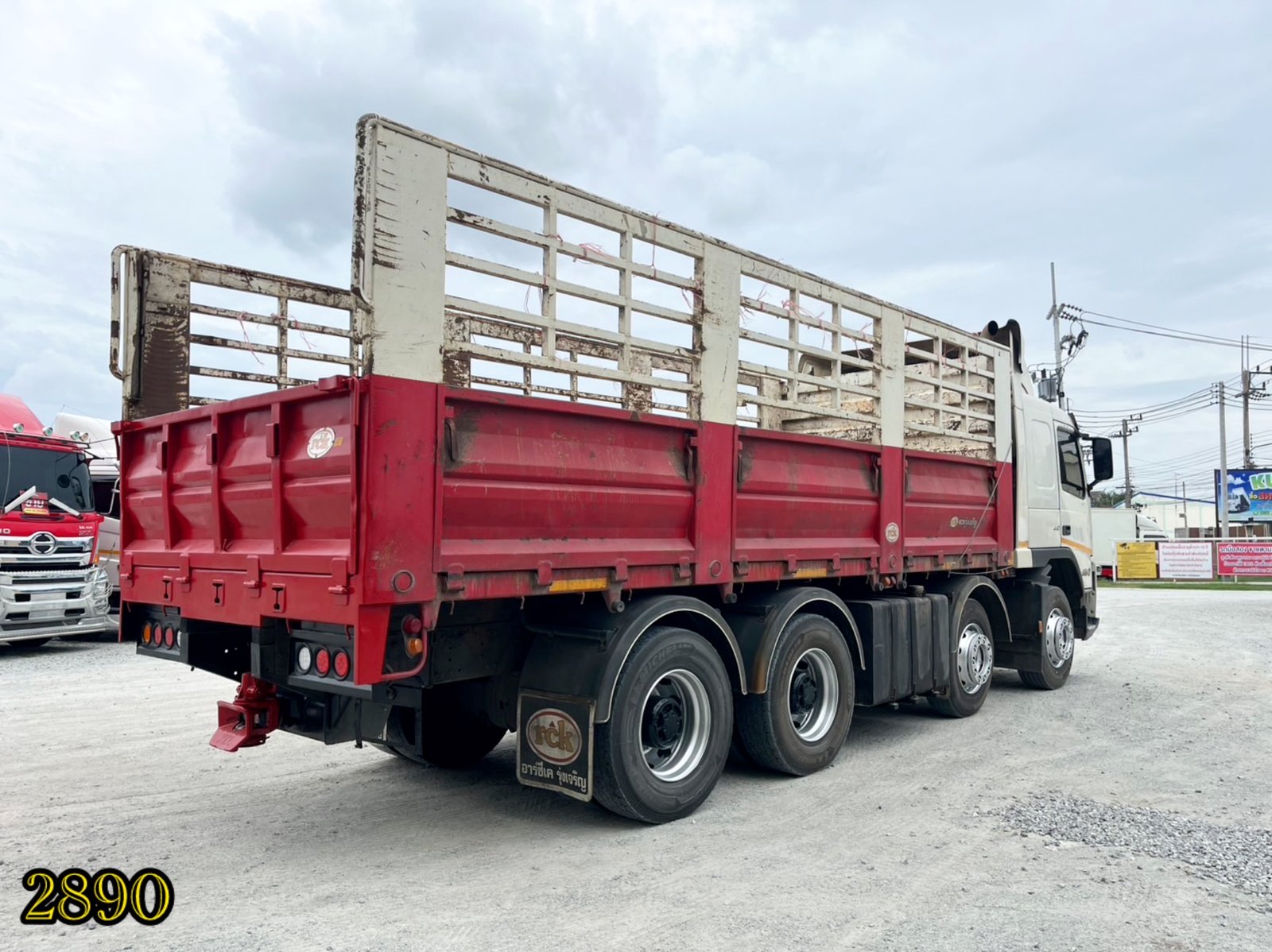 สิบสองล้อคอก VOLVO FM 440 แรง ปี 2556 (2890) สิบสองล้อคอก VOLVO FM 440 แรง ปี 2556 (2890)