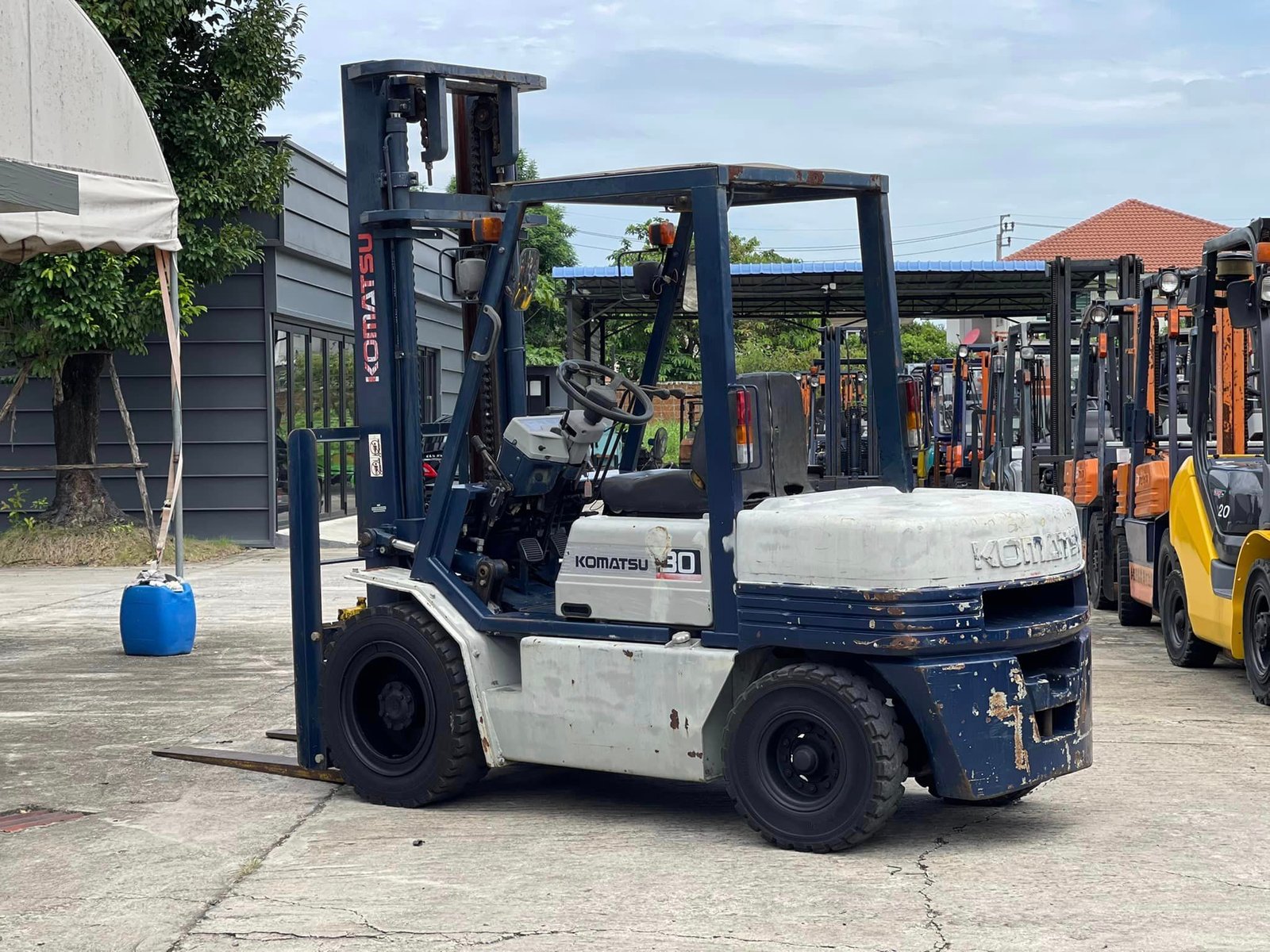 รถฟอร์คลิฟท์
✅ KOMATSU FD30-11  ขนาด 3 ตัน