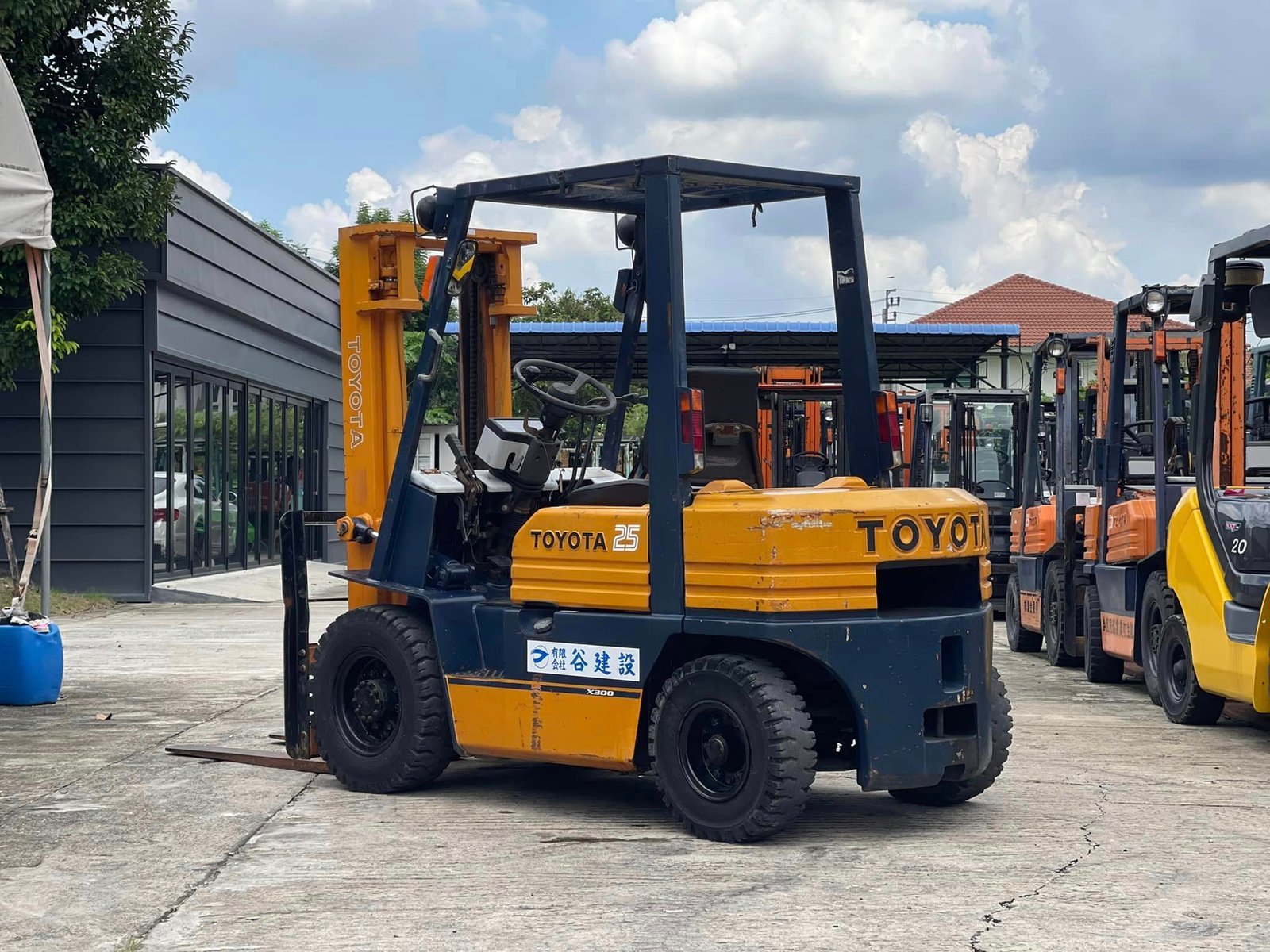 รถฟอร์คลิฟท์ TOYOTA 5FD25 รถฟอร์คลิฟท์ TOYOTA 5FD25