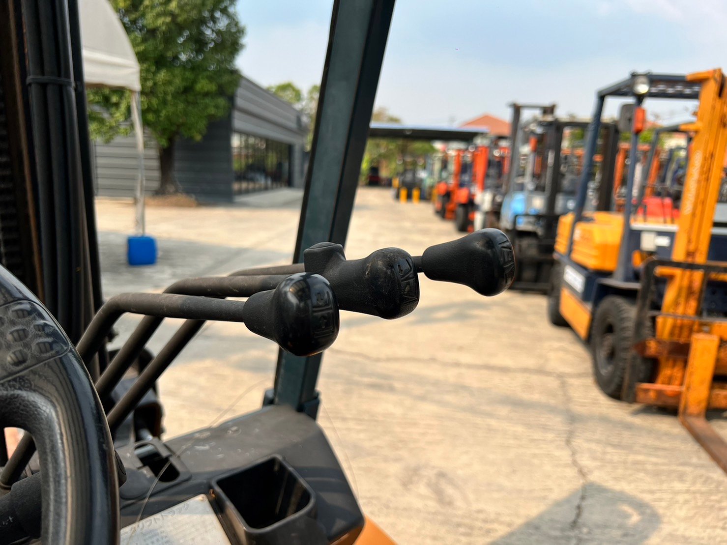 TOYOTA 7FD25 ยก 2.5 ตัน เสาสูง 4 เมตร งาเท ล้อหน้าคู่ TOYOTA 7FD25 ยก 2.5 ตัน เสาสูง 4 เมตร งาเท ล้อหน้าคู่