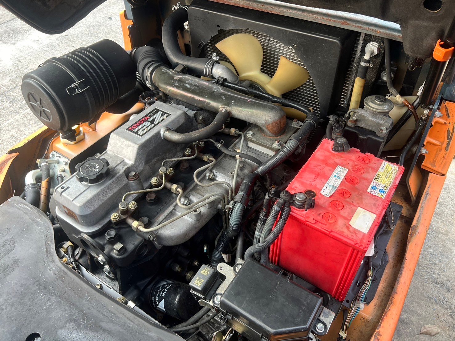 TOYOTA 7FD25 ยก 2.5 ตัน เสาสูง 4 เมตร งาเท ล้อหน้าคู่ TOYOTA 7FD25 ยก 2.5 ตัน เสาสูง 4 เมตร งาเท ล้อหน้าคู่