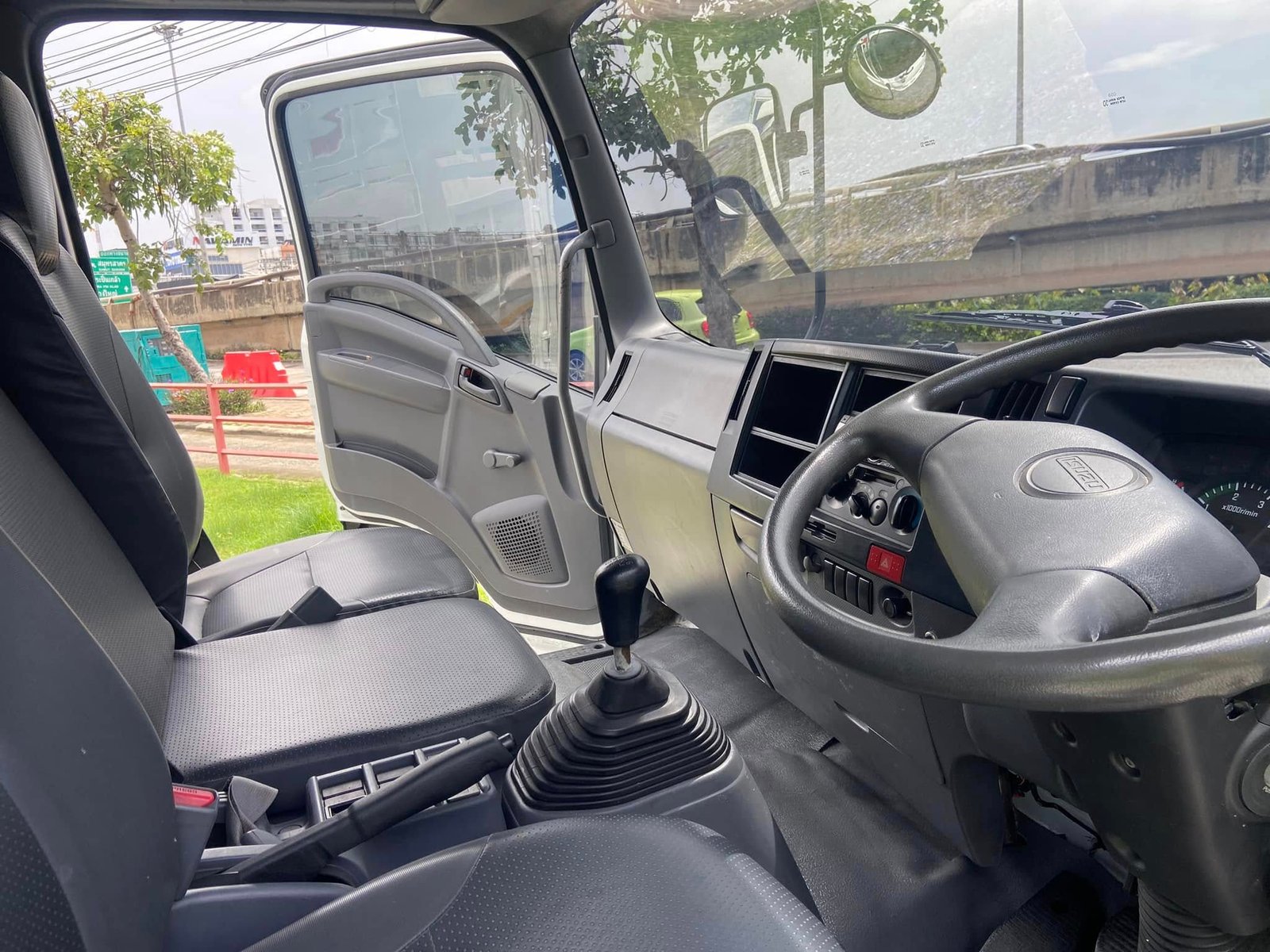 รถ6ล้อ ตู้10บาน ISUZU FRR ปี60 เครื่อง190 แรง ตู้ยาว 6.40 เมตร รถ6ล้อ ตู้10บาน ISUZU FRR ปี60 เครื่อง190 แรง ตู้ยาว 6.40 เมตร