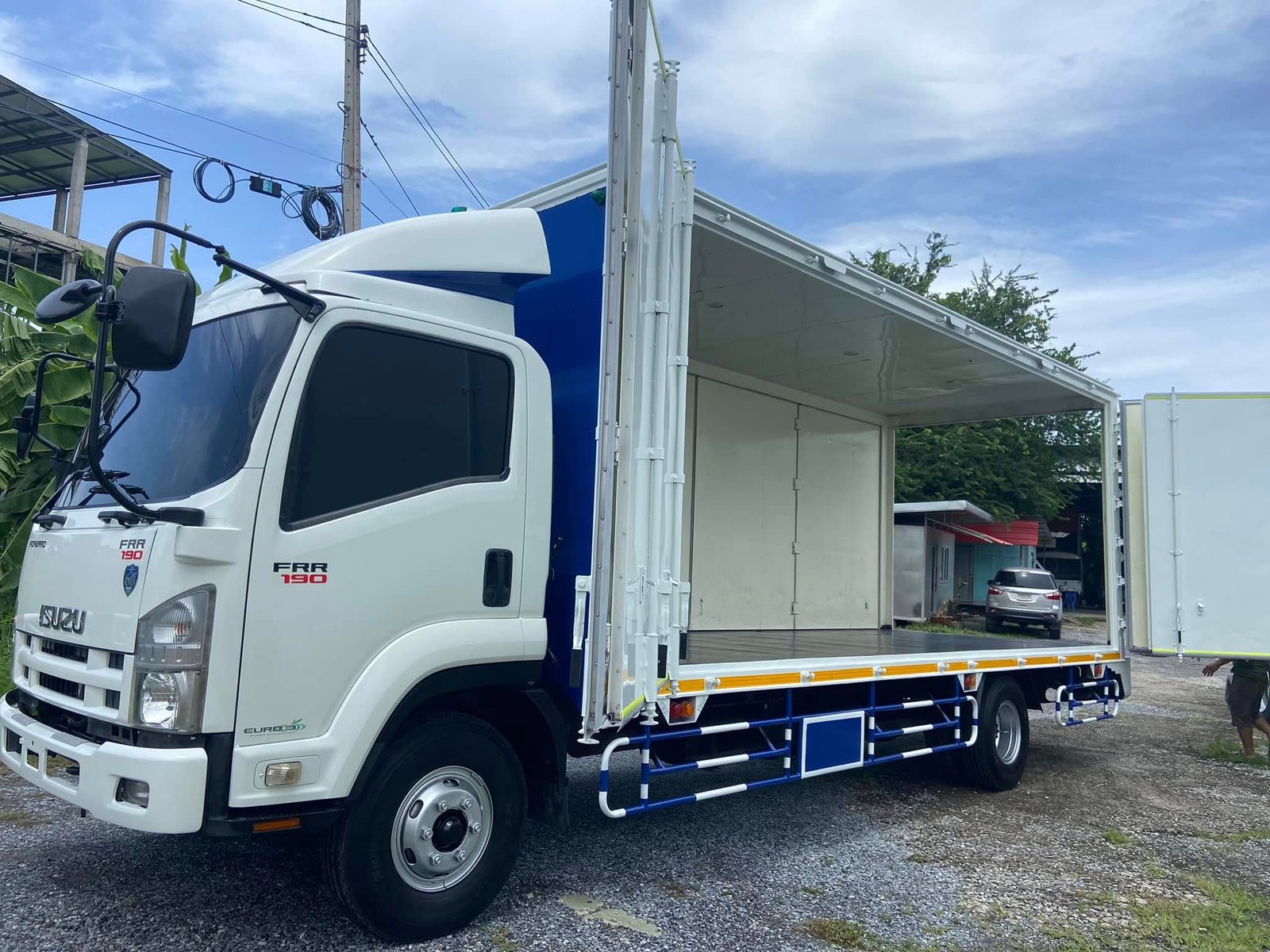 รถ6ล้อ ตู้10บาน ISUZU FRR ปี60 เครื่อง190 แรง ตู้ยาว 6.40 เมตร