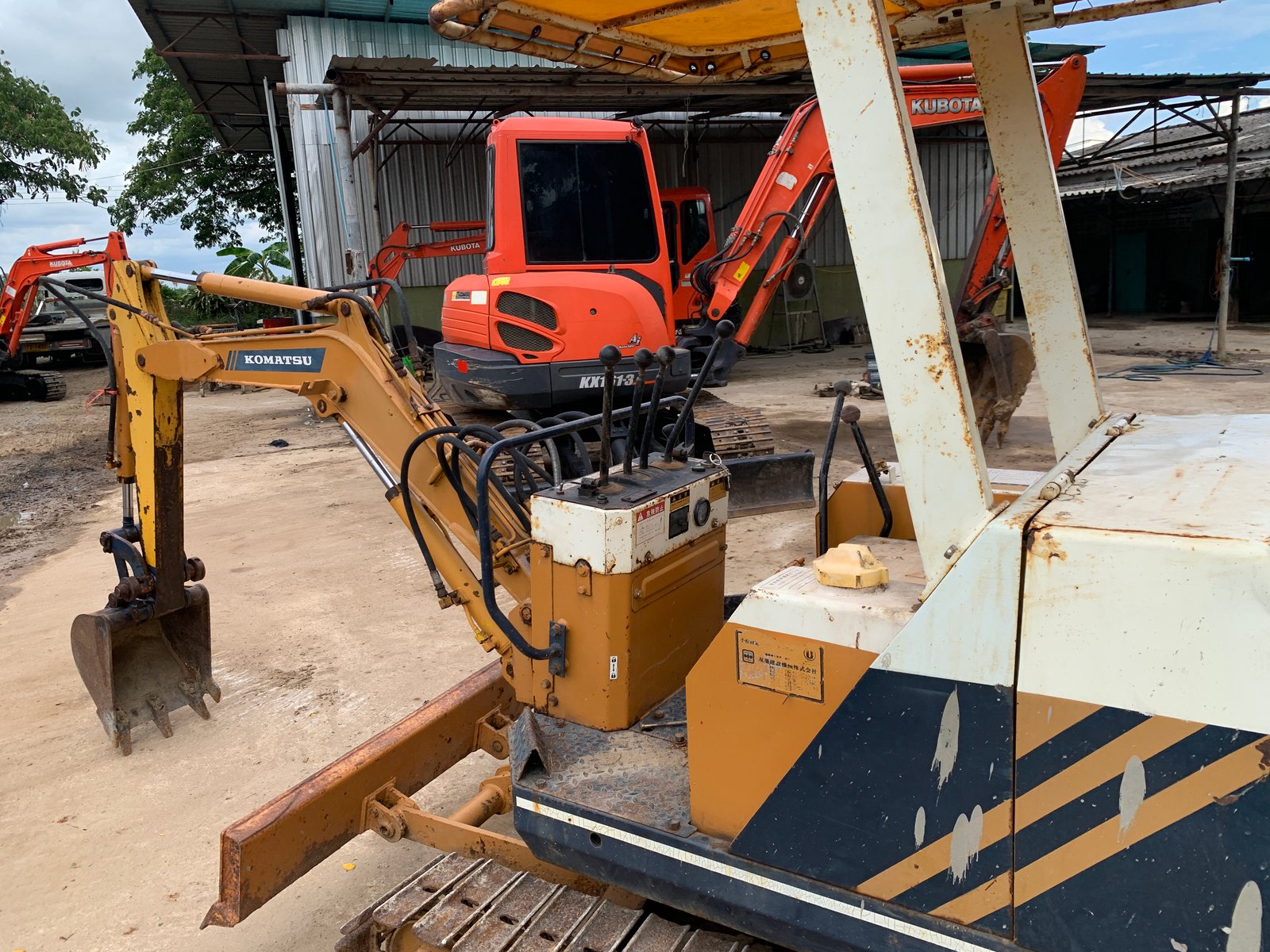 รถขุด komatsu pc05-6 ขนาด 1.5 ตัน สวยๆระบบดี