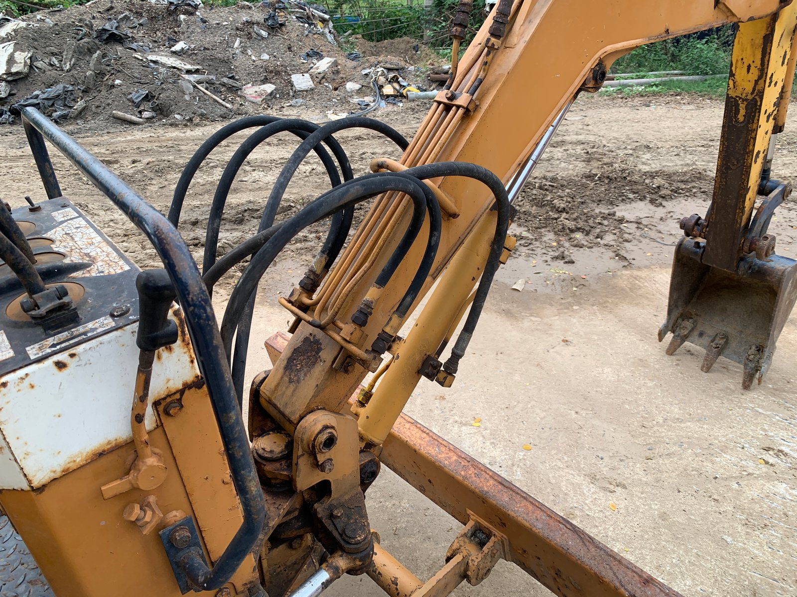 รถขุด komatsu pc05-6 ขนาด 1.5 ตัน สวยๆระบบดี รถขุด komatsu pc05-6 ขนาด 1.5 ตัน สวยๆระบบดี