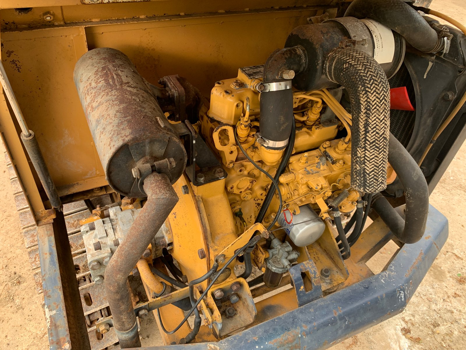รถขุด komatsu pc05-6 ขนาด 1.5 ตัน สวยๆระบบดี รถขุด komatsu pc05-6 ขนาด 1.5 ตัน สวยๆระบบดี