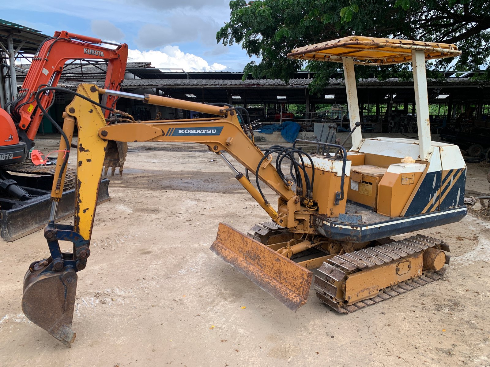รถขุด komatsu pc05-6 ขนาด 1.5 ตัน สวยๆระบบดี