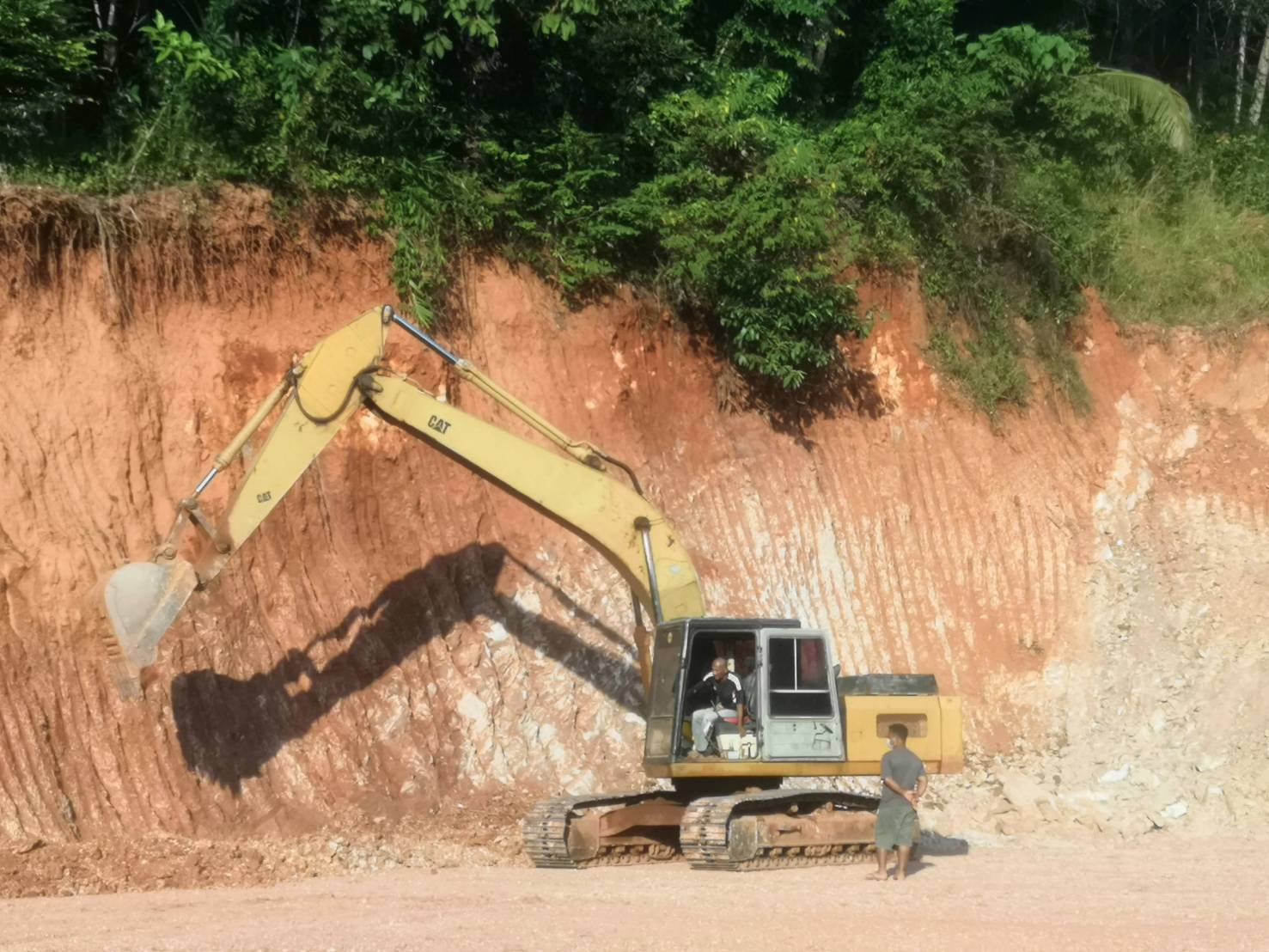 สุดคุ้ม....ขายCAT E200B มีไลน์แย้ก พร้อมใช้งาน สุดคุ้ม....ขายCAT E200B มีไลน์แย้ก พร้อมใช้งาน