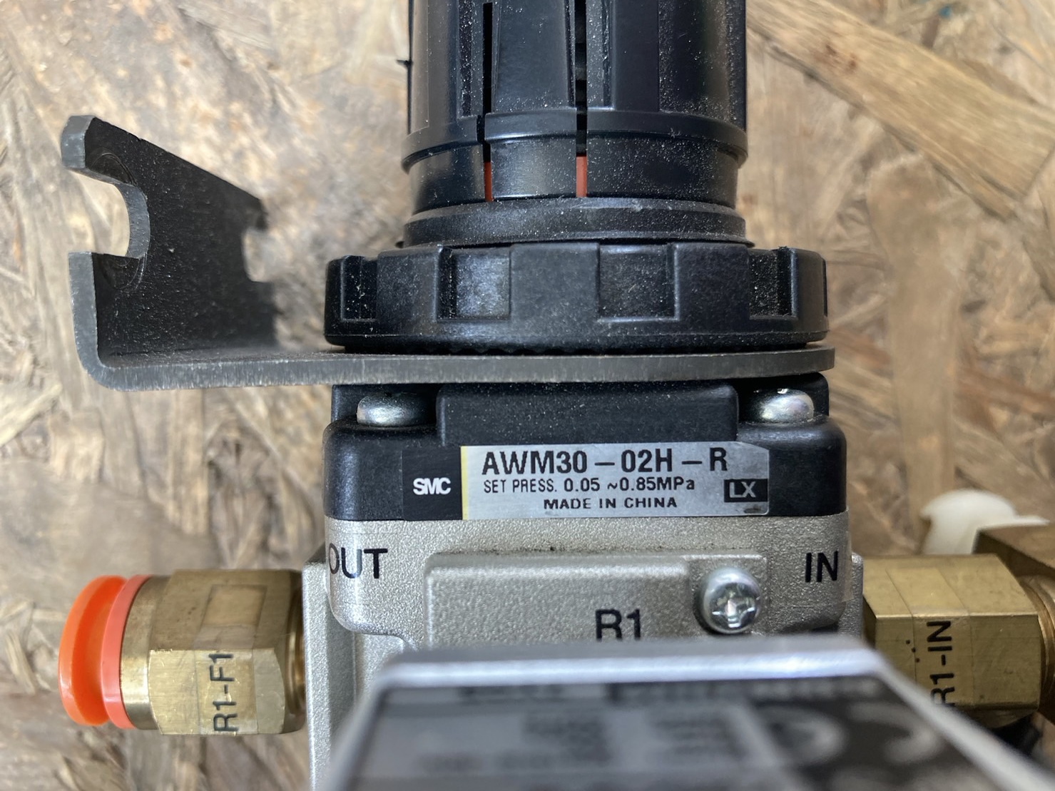 SMC AWM30-02H-R Mist Separator/Regulator + smart pressure gauge sensor SMC AWM30-02H-R Mist Separator/Regulator + smart pressure gauge sensor