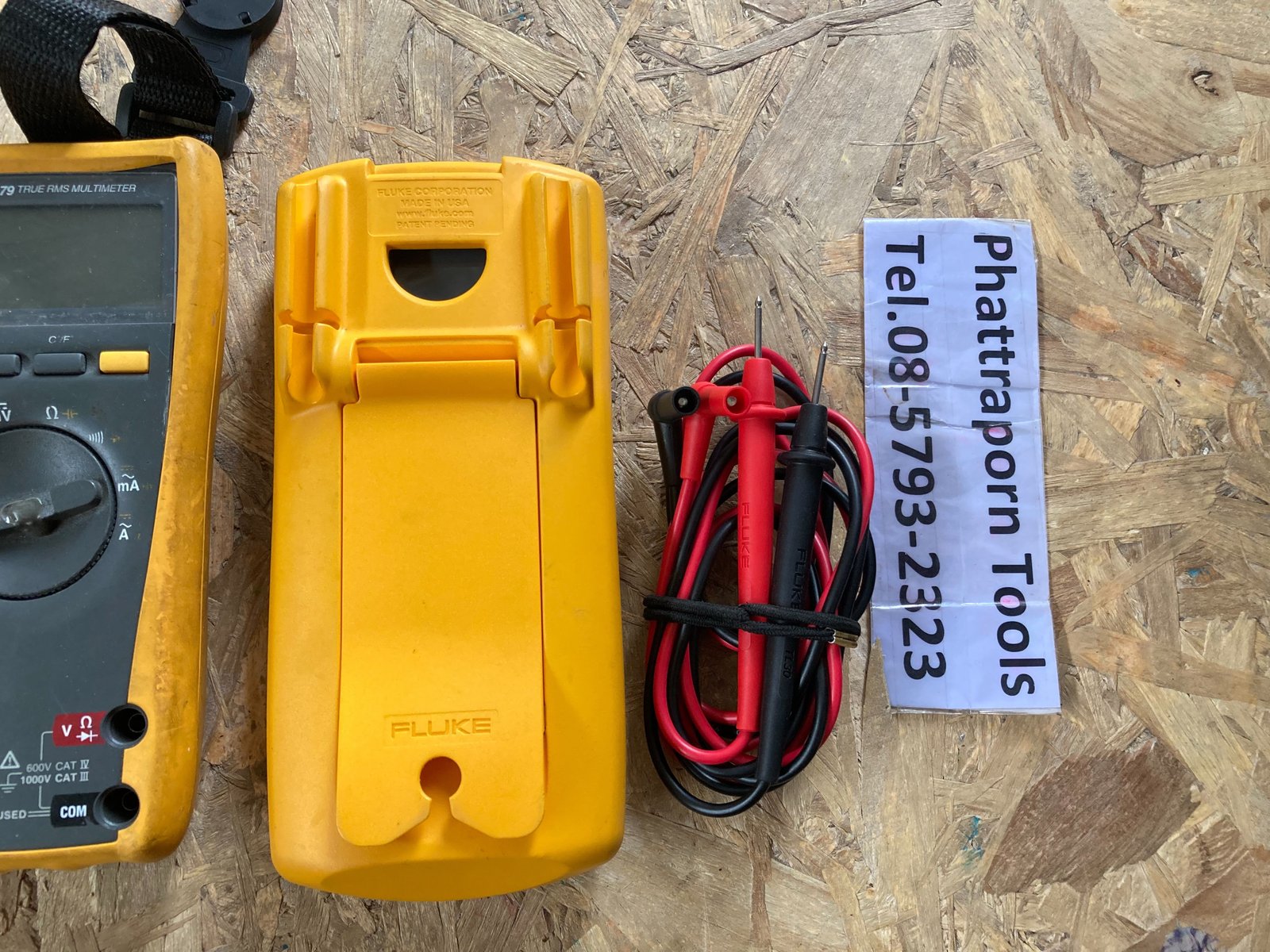 Fluke 715 Volt/mA Loop Calibrator Made in USA.