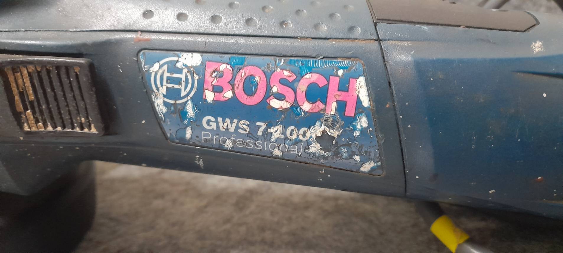 ลูกหมู4นิ้วBosch GWS7-100etปรับรอบได้ ลูกหมู4นิ้วBosch GWS7-100etปรับรอบได้