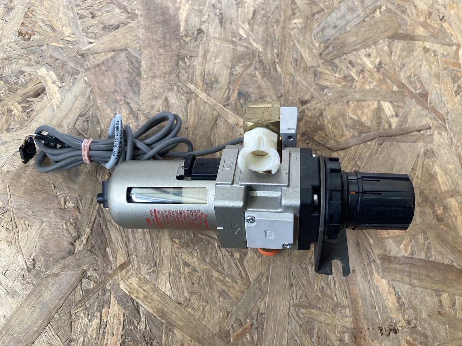 SMC AWM30-02H-R Mist Separator/Regulator + smart pressure gauge sensor SMC AWM30-02H-R Mist Separator/Regulator + smart pressure gauge sensor