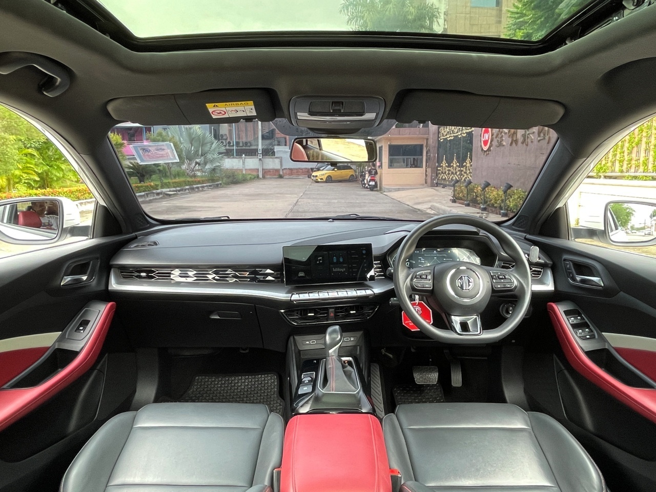 MG 5 1.5 X SUNROOF ปี 2022 สภาพป้ายแดง