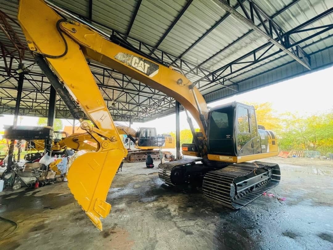 CAT 320 D2 สวยเดิม สีเดิมแห้งสนิท เครื่องปั้มแรง
ช่วงล่างเต็ม รถสวยพร้อมใช้งาน เอกสารเล่มทะเบียน