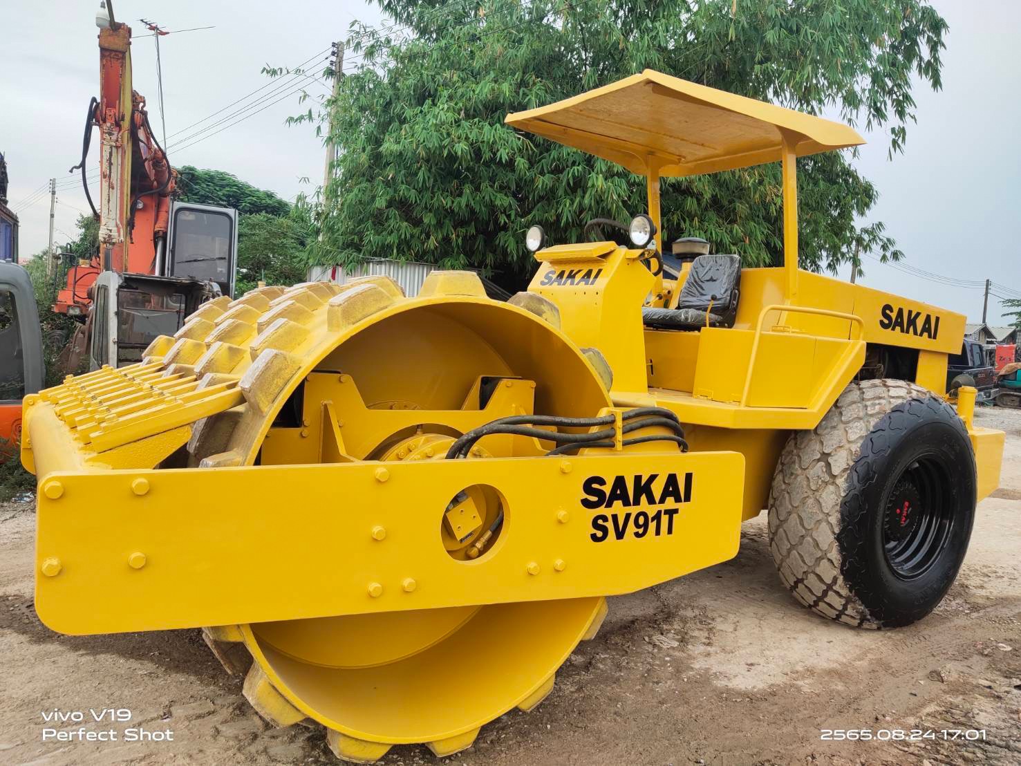 รถบด เล่มทะเบียน SAKAI sv 91 T 2 เพลา เปลือกหนาม เครื่องดี ปั้มสั่นแรง เอวแน่น ยางดี รถสวยพร้อมใช้งาน เล่มทะเบียนพร้อมโอน