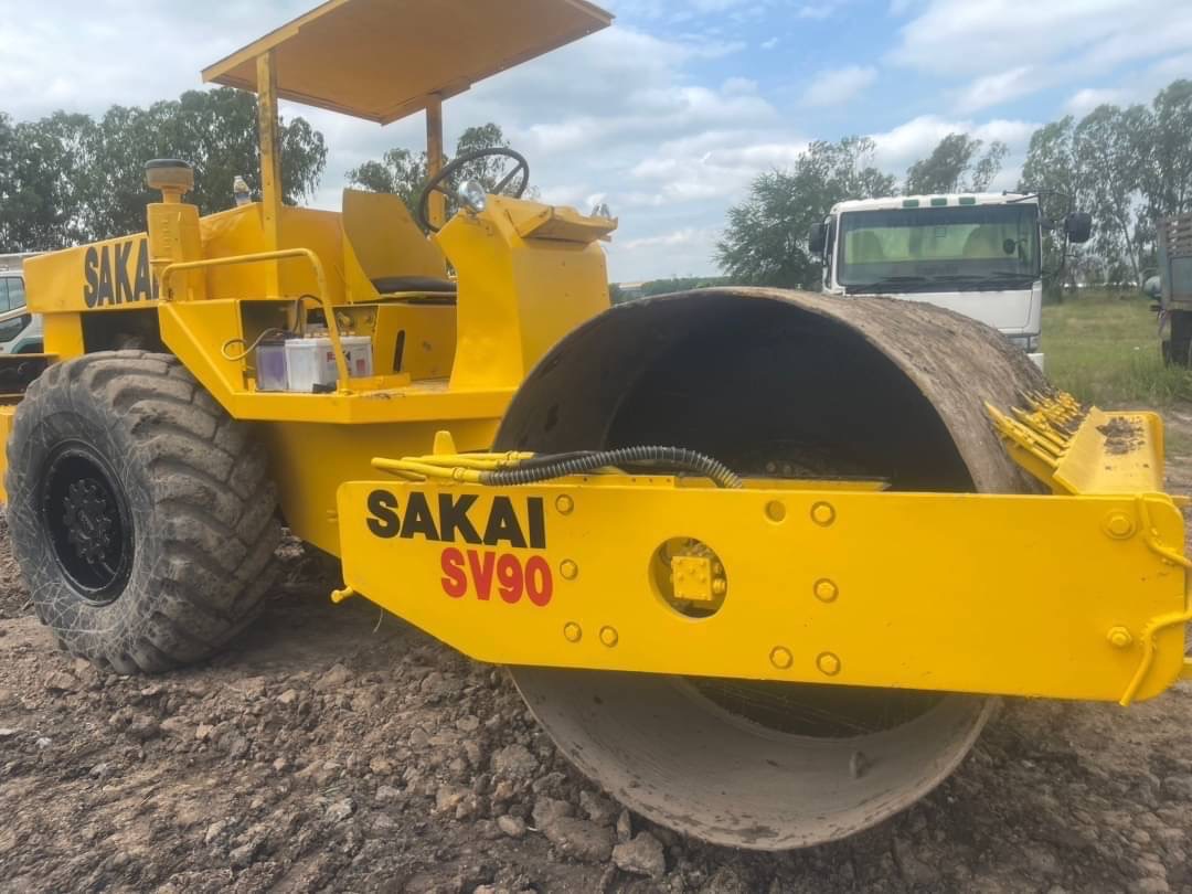 รถบด SAKAI sv 90  เครื่อง ISUZU ปั้มสั่นแรง เครื่องดี ยางดี รถสวยพร้อมใช้