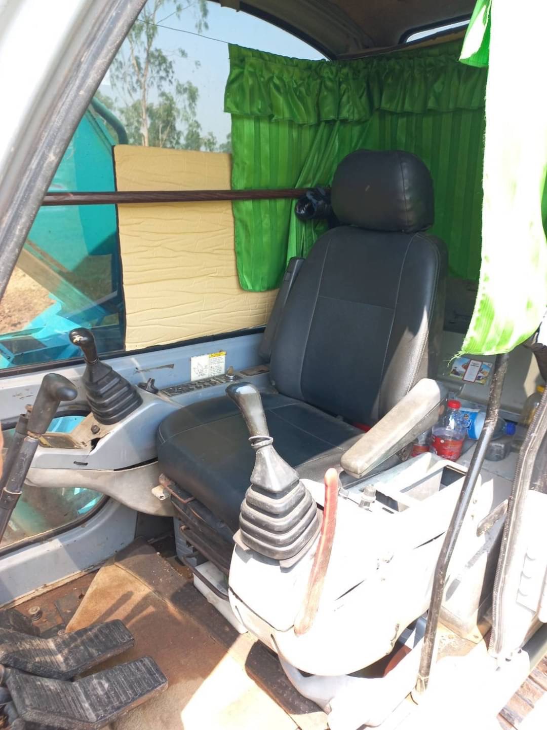 KOBELCO SK200 MARK V Super เครื่องปั้มดี เอวแน่น แอร์เย็น เล่มทะเบียน KOBELCO SK200 MARK V Super เครื่องปั้มดี เอวแน่น แอร์เย็น เล่มทะเบียน