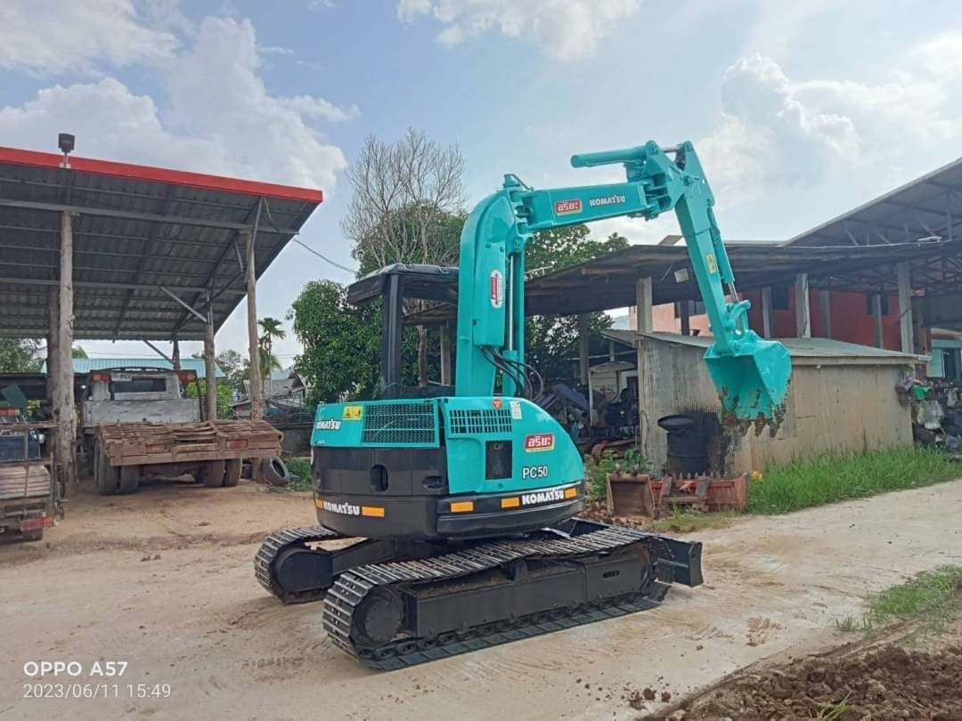 KOMATSU PC50-2 คอนโทนสั้น โซ่ดีเอวดีปั้มดีเครื่องดี ตามสภาพ KOMATSU PC50-2 คอนโทนสั้น โซ่ดีเอวดีปั้มดีเครื่องดี ตามสภาพ