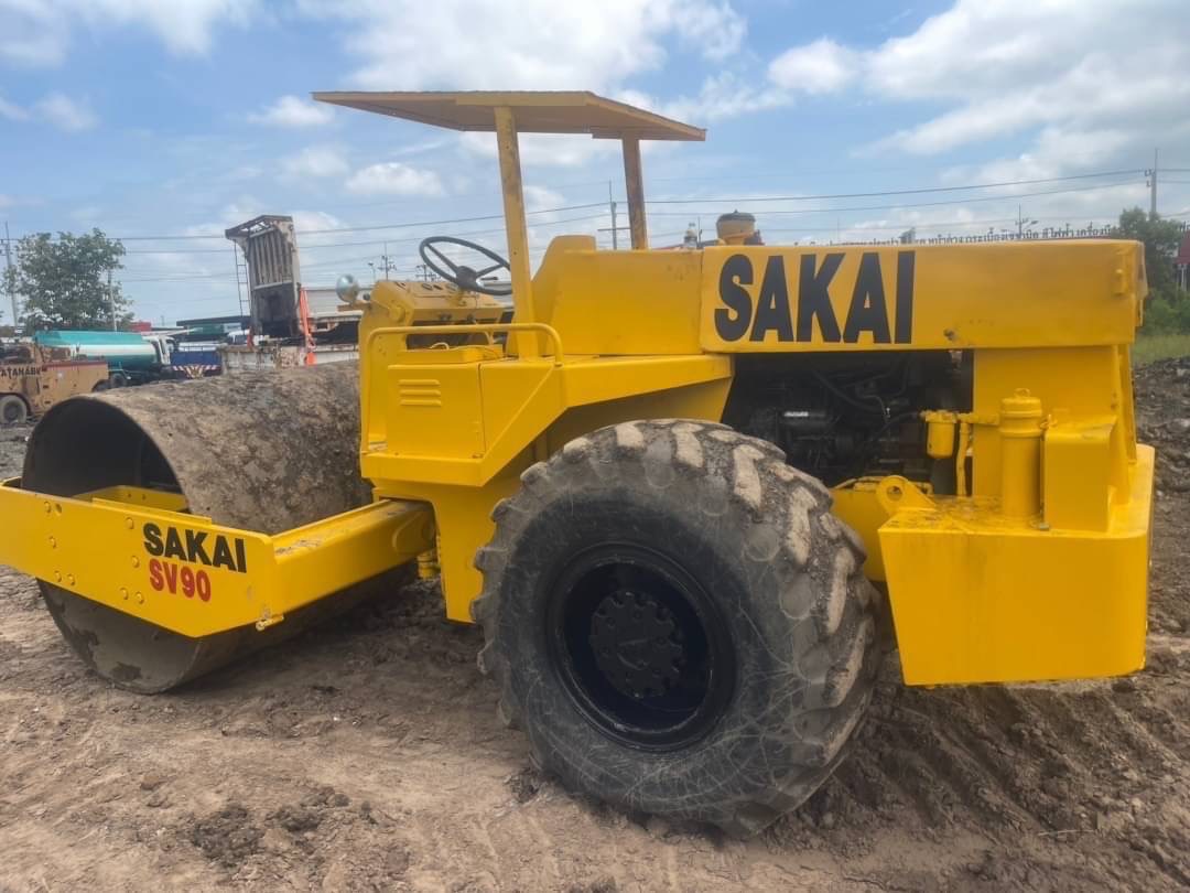 รถบด SAKAI sv 90  เครื่อง ISUZU ปั้มสั่นแรง เครื่องดี ยางดี รถสวยพร้อมใช้