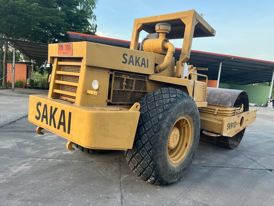 รถบดสั่นสะเทือน 10 ตัน SAKAI  SV 91 D 2 เพลา ล้อเรียบ เล่มทะเบียน รถสวยพร้อมใช้งาน เอกสารพร้อมโอน
ราคา 590,000 บาท
สนใจติดต่อได้ครับ
064-575-7827