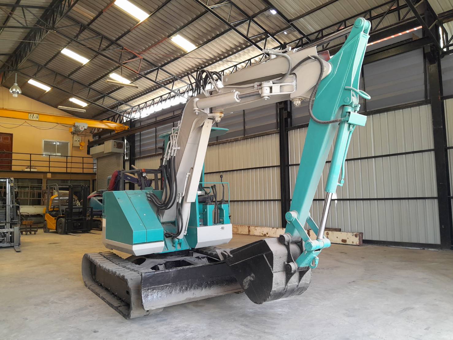 แมคโคร  Komatsu  pc50u-1